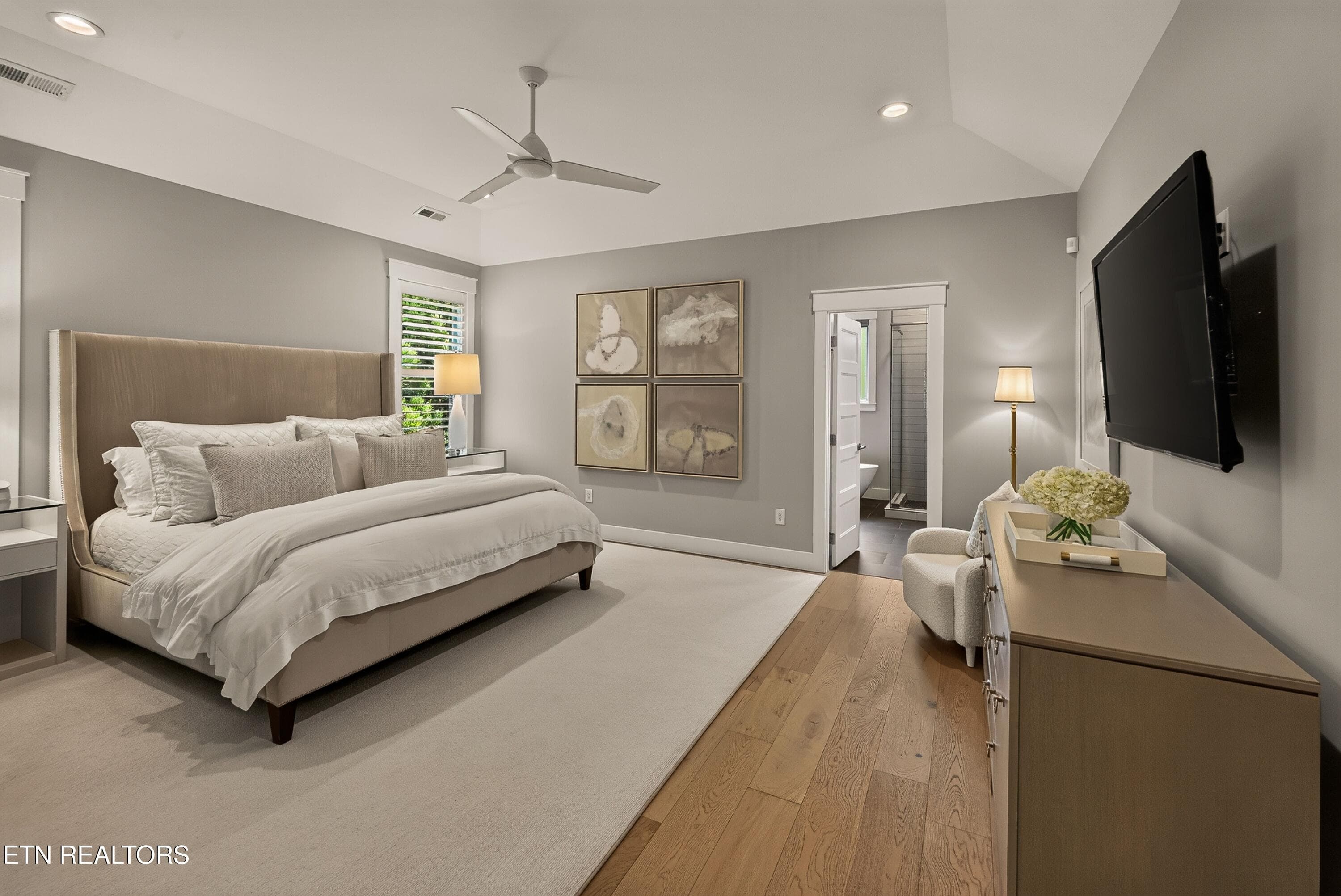 main level primary bedroom - 1305 Legacy Cove Way, Knoxville, TN 37919