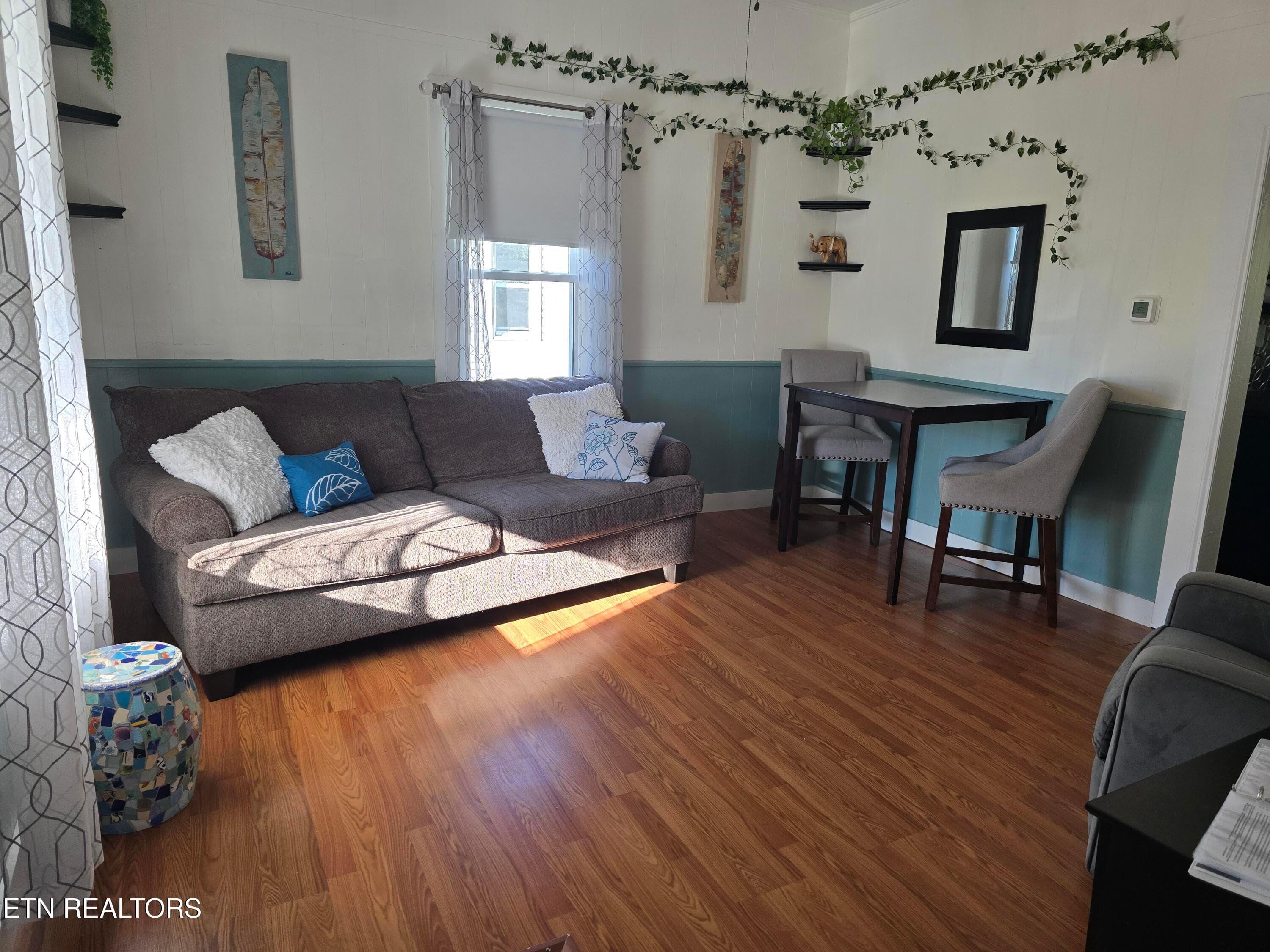 NEWER FLOORING - 248 Hannum St, Alcoa, TN 37701