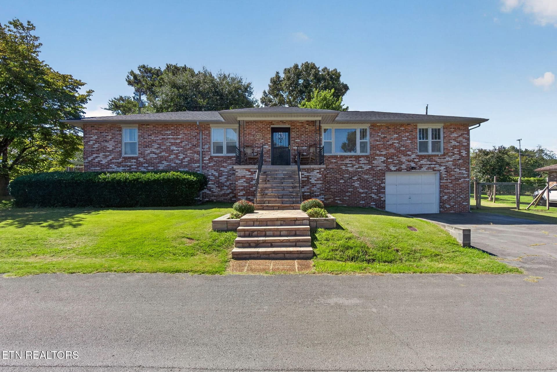 108 Pratt St, Pikeville, TN 37367