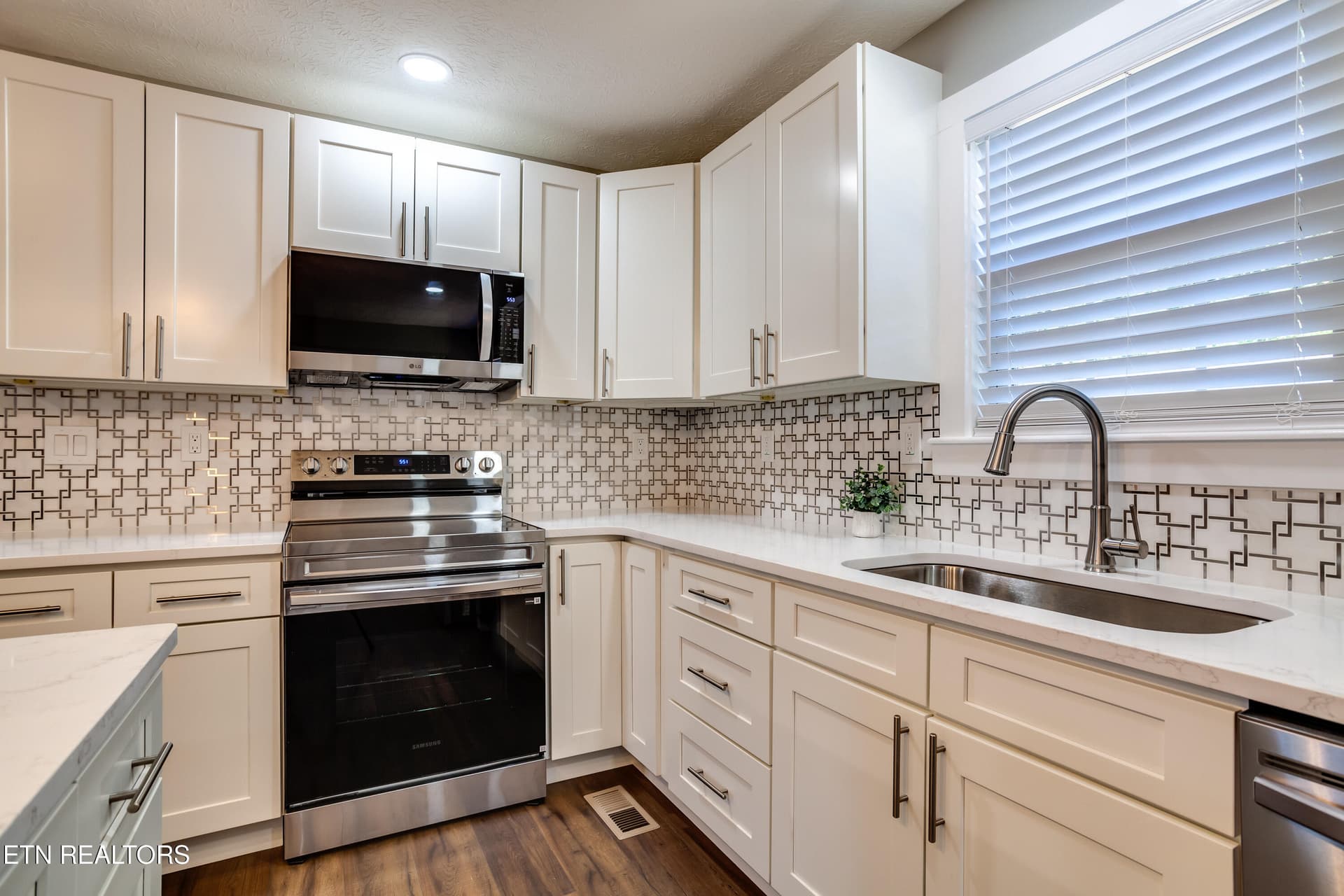 02320260928-3-293LillianLnMaynardvilleTn - 293 Lillian Lane, Maynardville, TN 37807