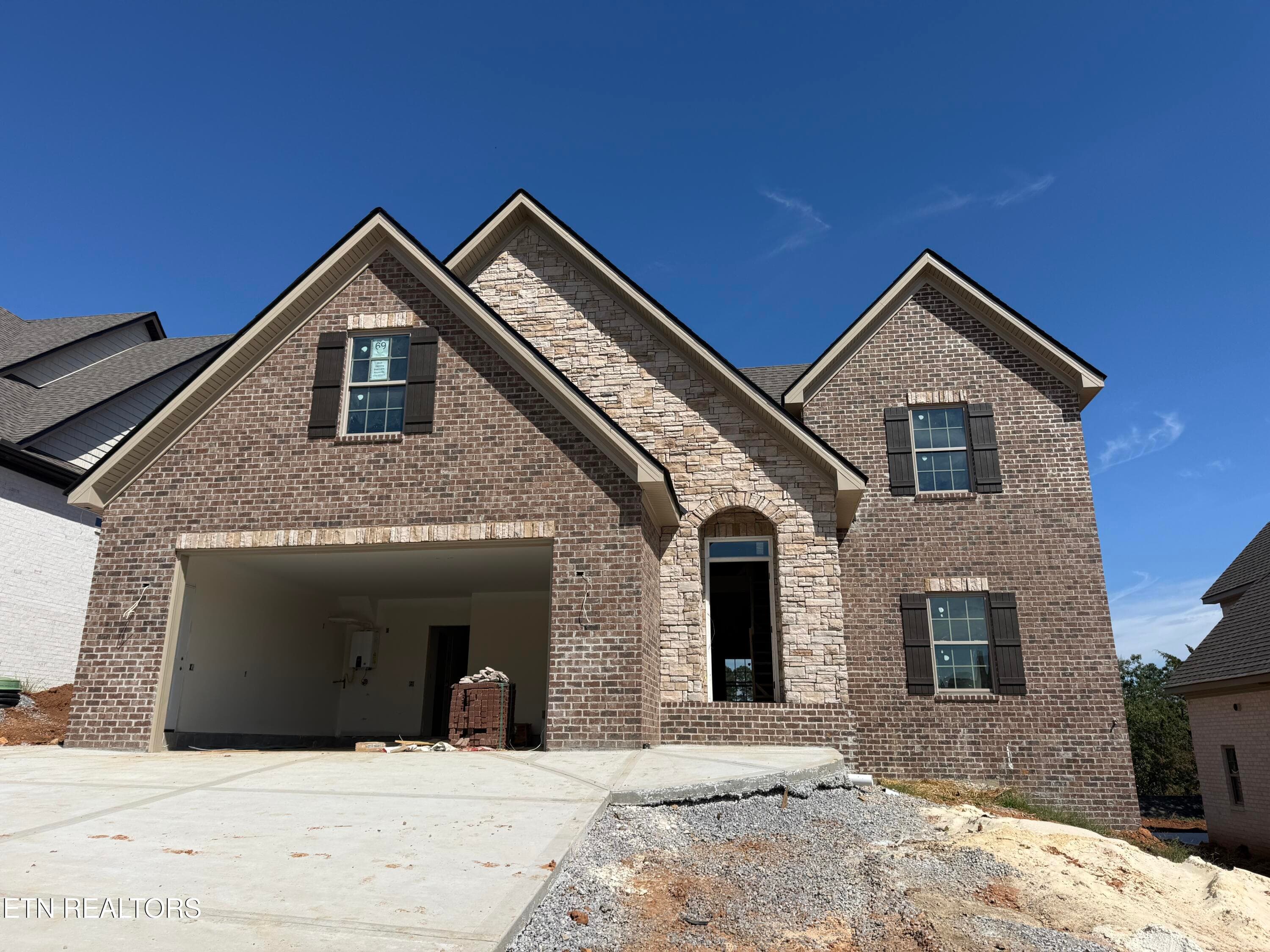 8626 Dancing Bear Ln, Knoxville, TN 37923