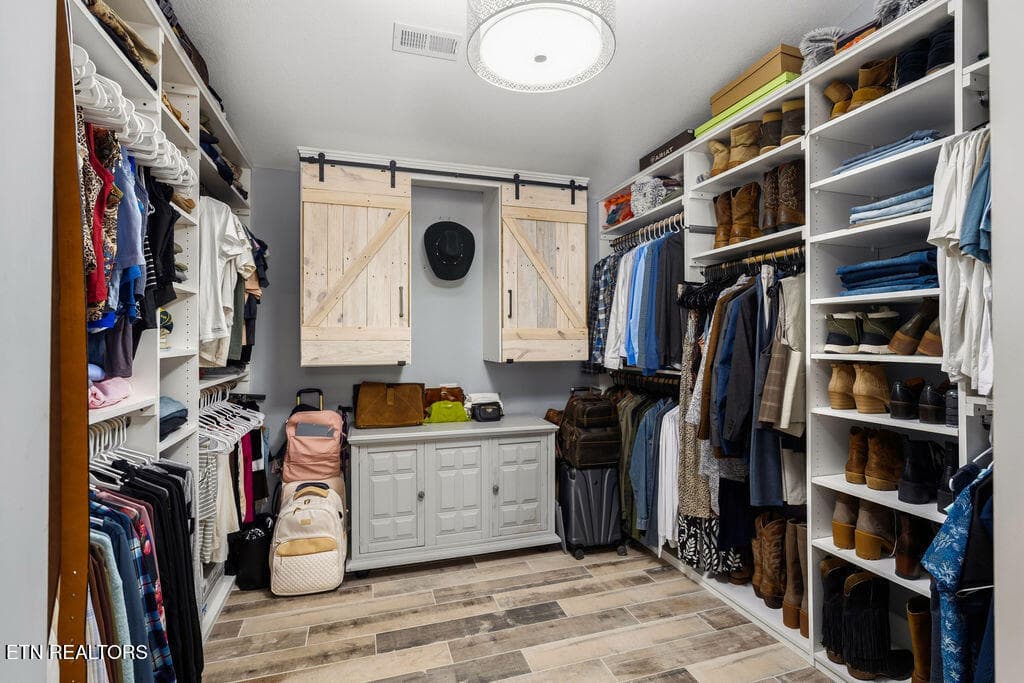 Walk in closet - 205 Channel Drive, Loudon, TN 37774, Loudon