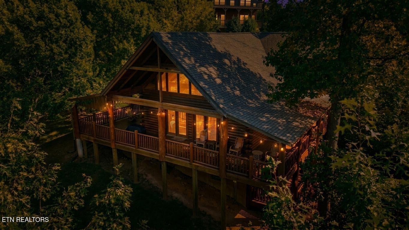 MOONSHINE WAY TWILIGHT - 3620 Moonshine Way, Gatlinburg, TN 37738, Gatlinburg