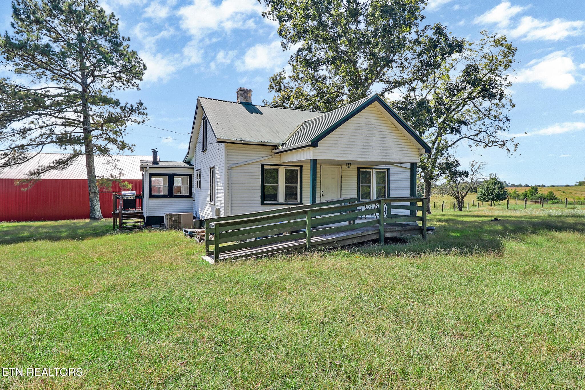 Front of House - 580 Eastland Cemetery Rd, Sparta, TN 38583, Sparta