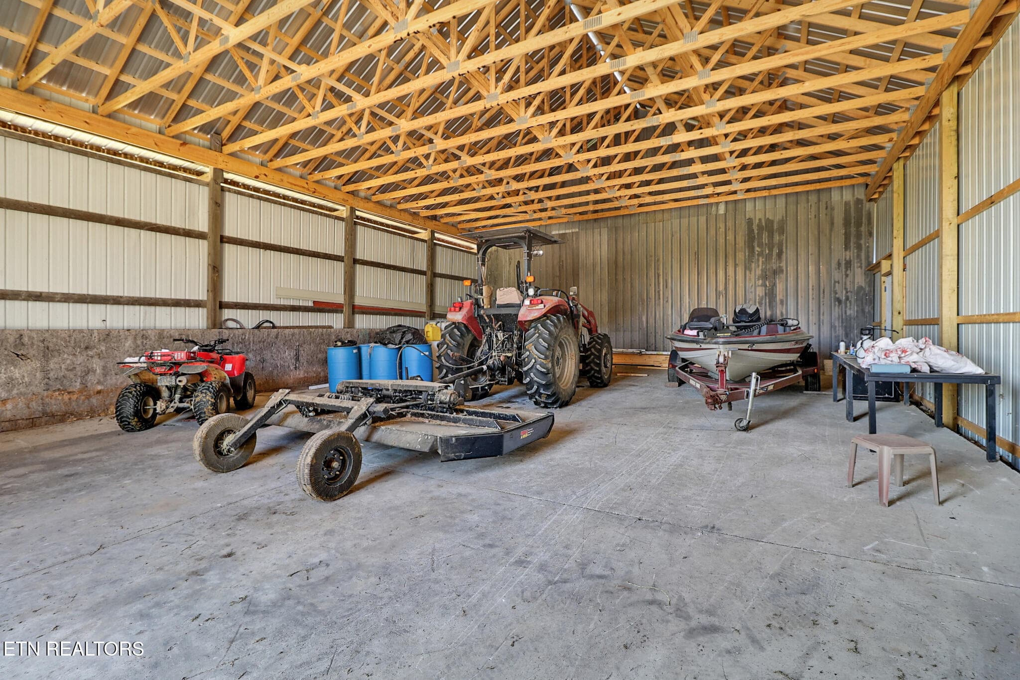 Garage - 580 Eastland Cemetery Rd, Sparta, TN 38583, Sparta