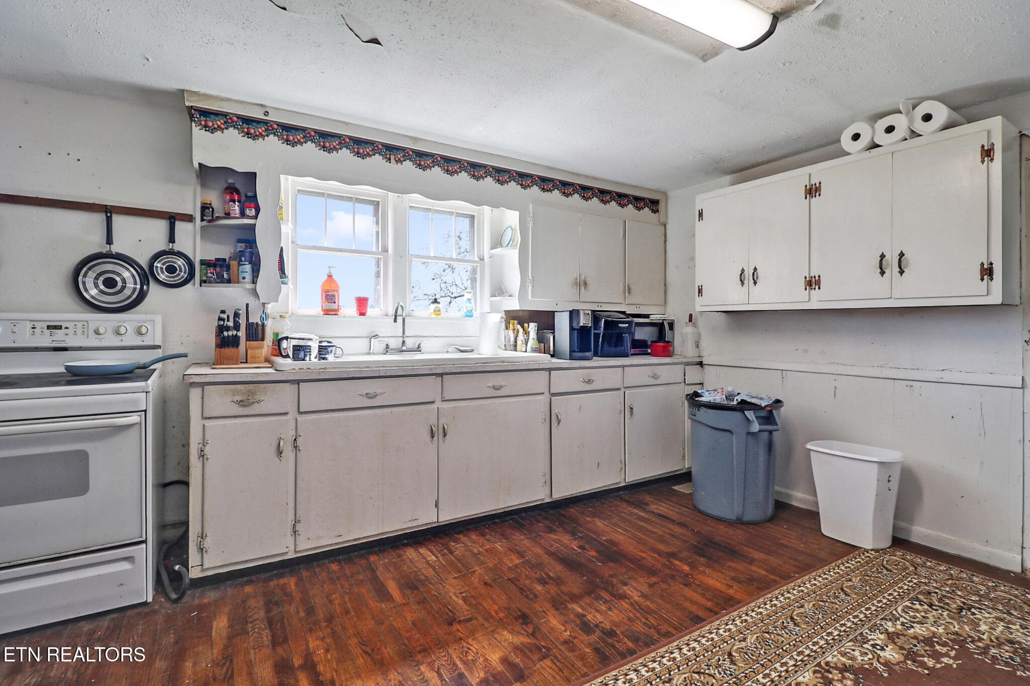 Kitchen - 580 Eastland Cemetery Rd, Sparta, TN 38583, Sparta