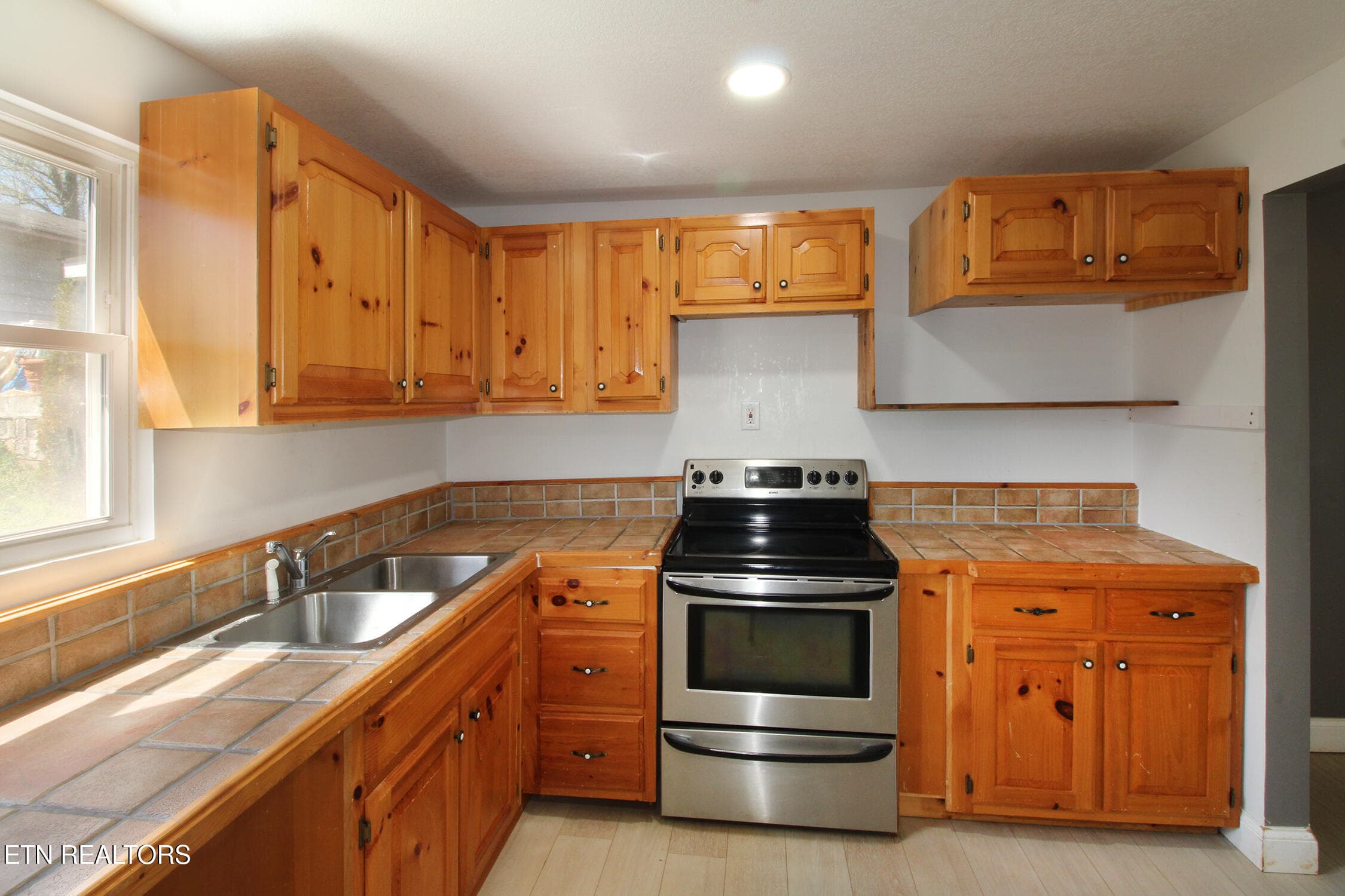 IMG_0831 - 1113 Yellowstone Rd, Knoxville, TN 37914