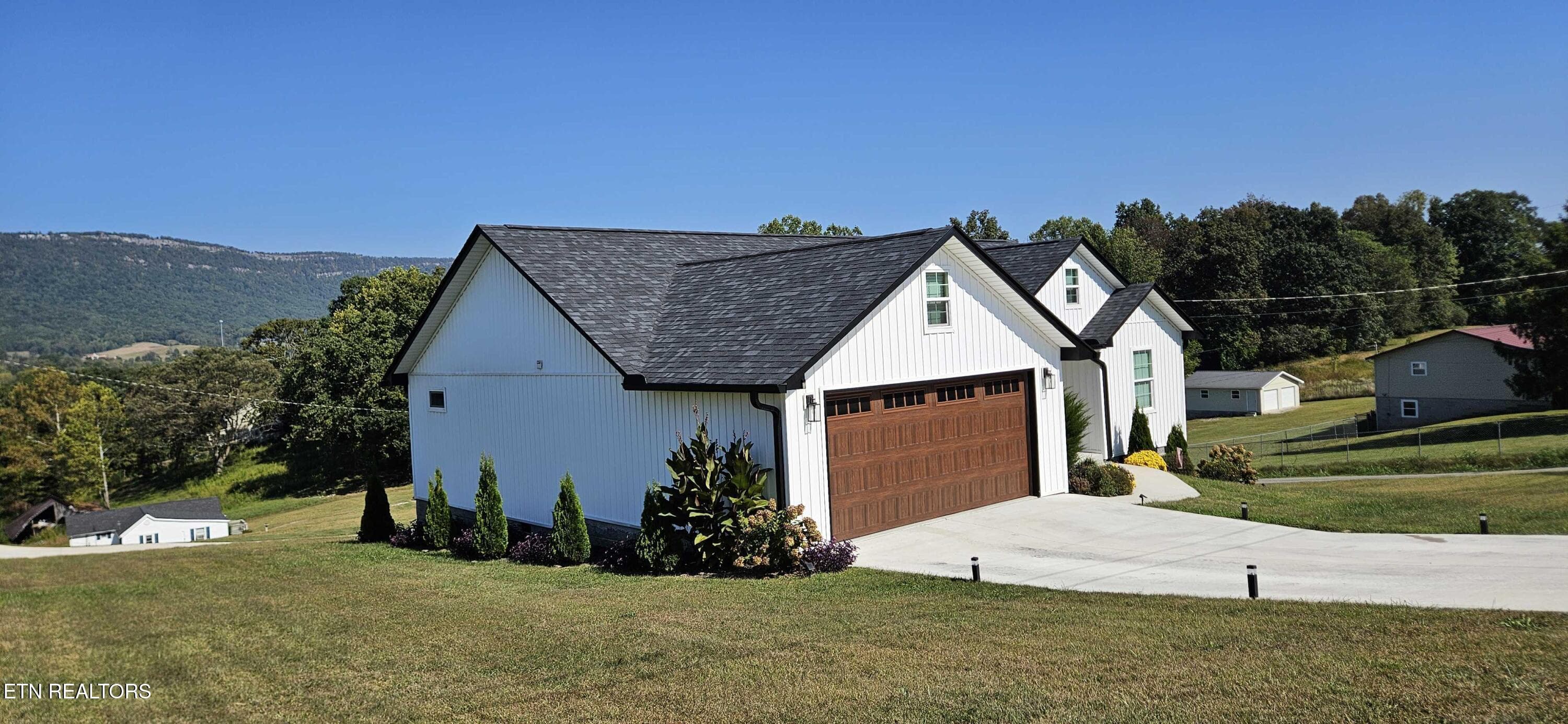 214 Morton Rd, LaFollette, TN 37766