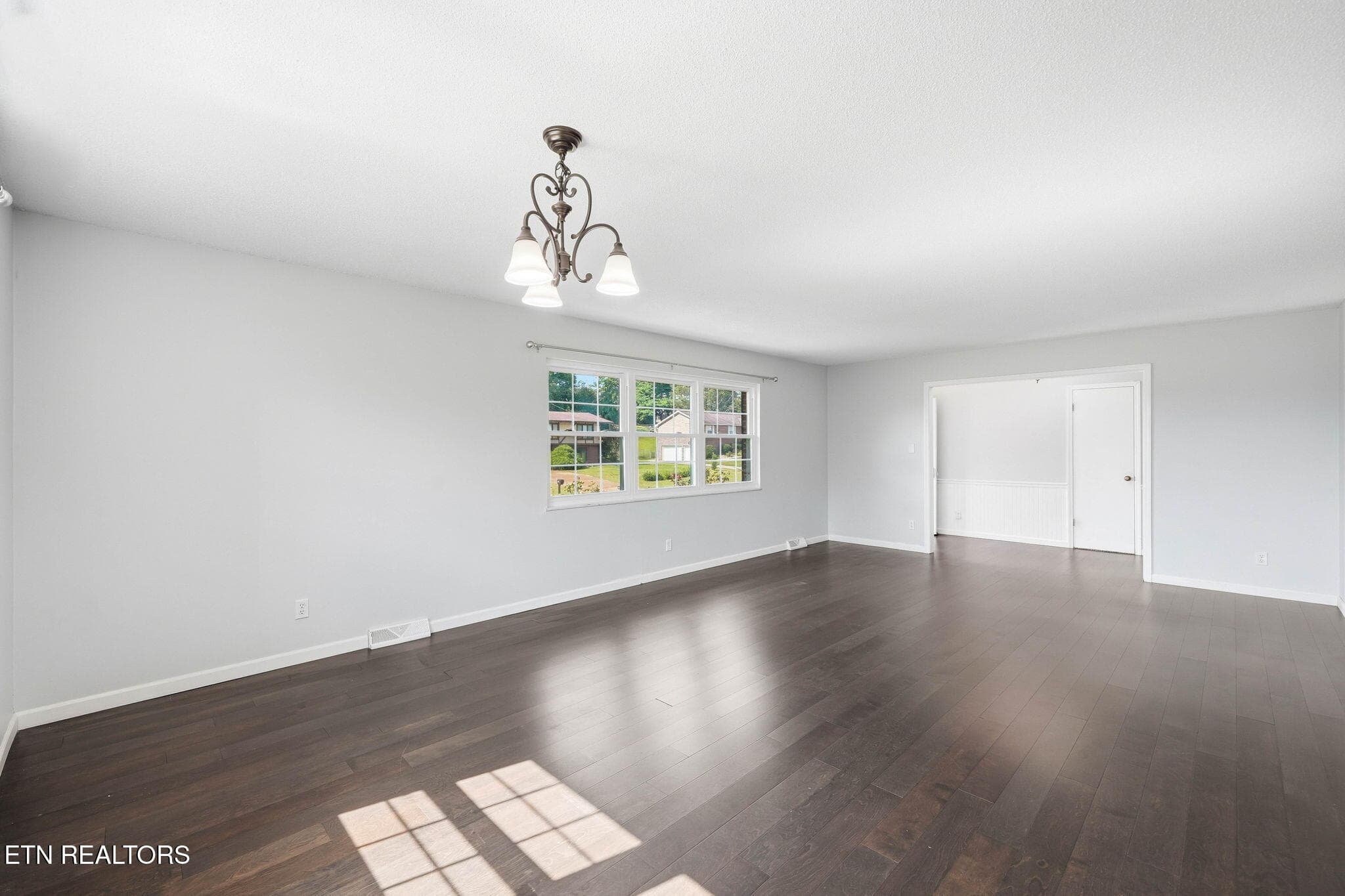 2-web-or-mls-7552 Berkshire Blvd-10 - 7552 Berkshire Blvd, Powell, TN 37849, Powell