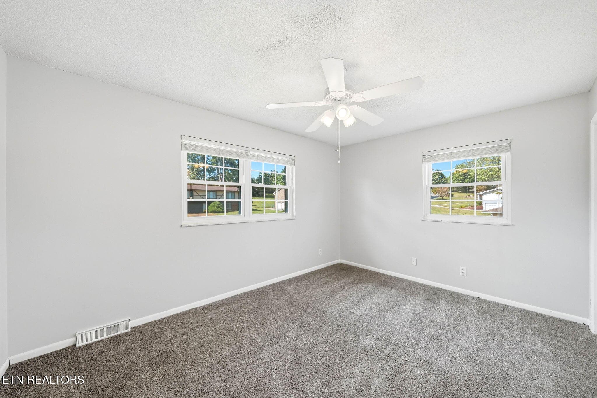 9-web-or-mls-7552 Berkshire Blvd-17 - 7552 Berkshire Blvd, Powell, TN 37849, Powell