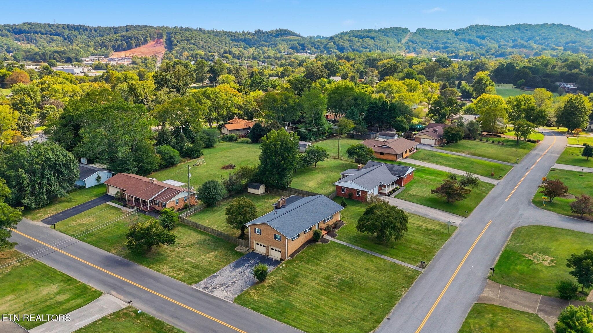 36-web-or-mls-7552 Berkshire Blvd-41 - 7552 Berkshire Blvd, Powell, TN 37849, Powell