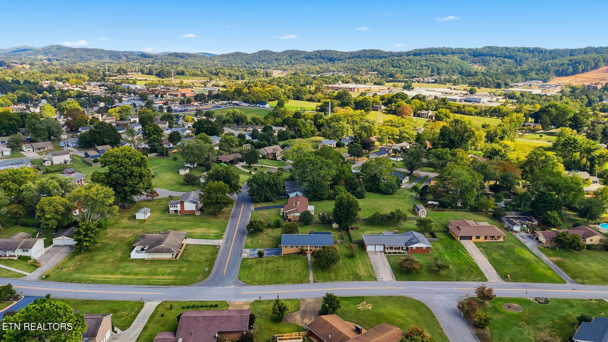 37-web-or-mls-7552 Berkshire Blvd-42 - 7552 Berkshire Blvd, Powell, TN 37849, Powell