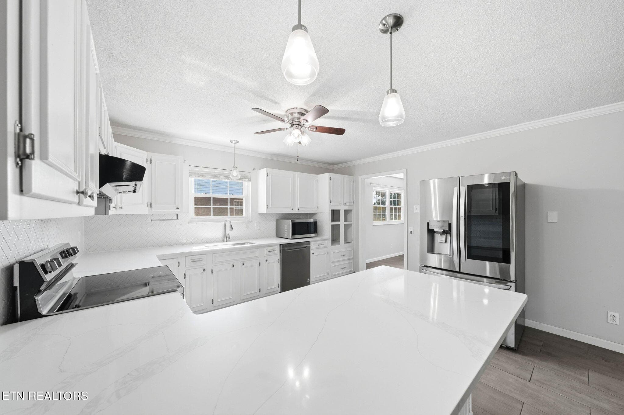 45-web-or-mls-7552 Berkshire Blvd-7 - 7552 Berkshire Blvd, Powell, TN 37849, Powell