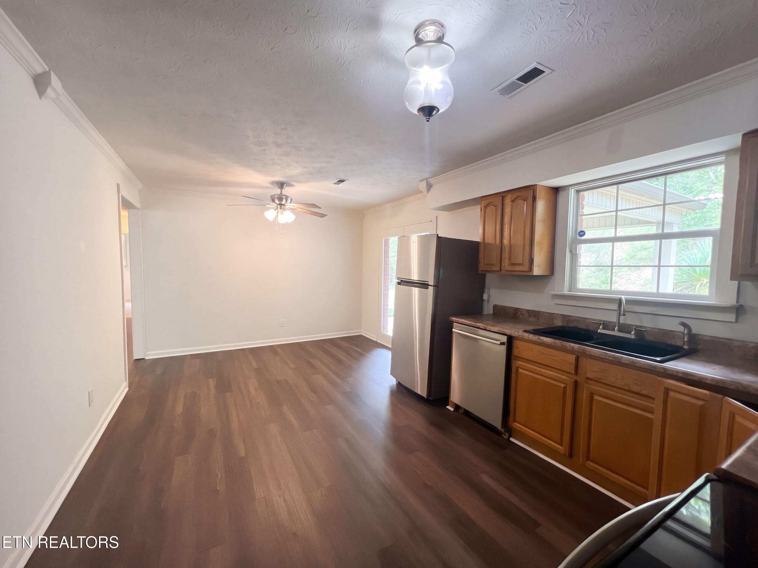 listing_5 - 226 Parliament Rd, Harrogate, TN 37752, Harrogate