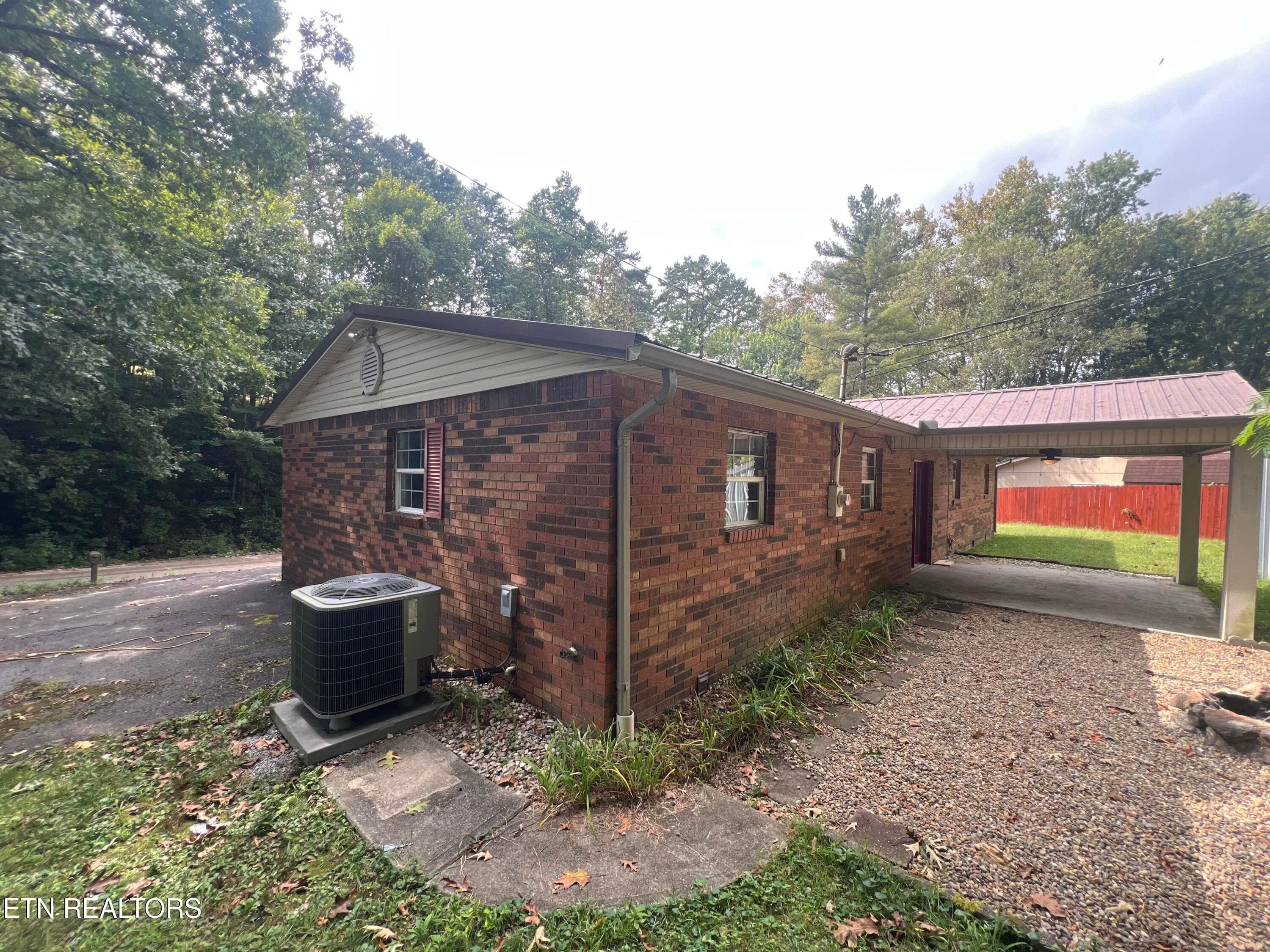 listing_21 - 226 Parliament Rd, Harrogate, TN 37752, Harrogate