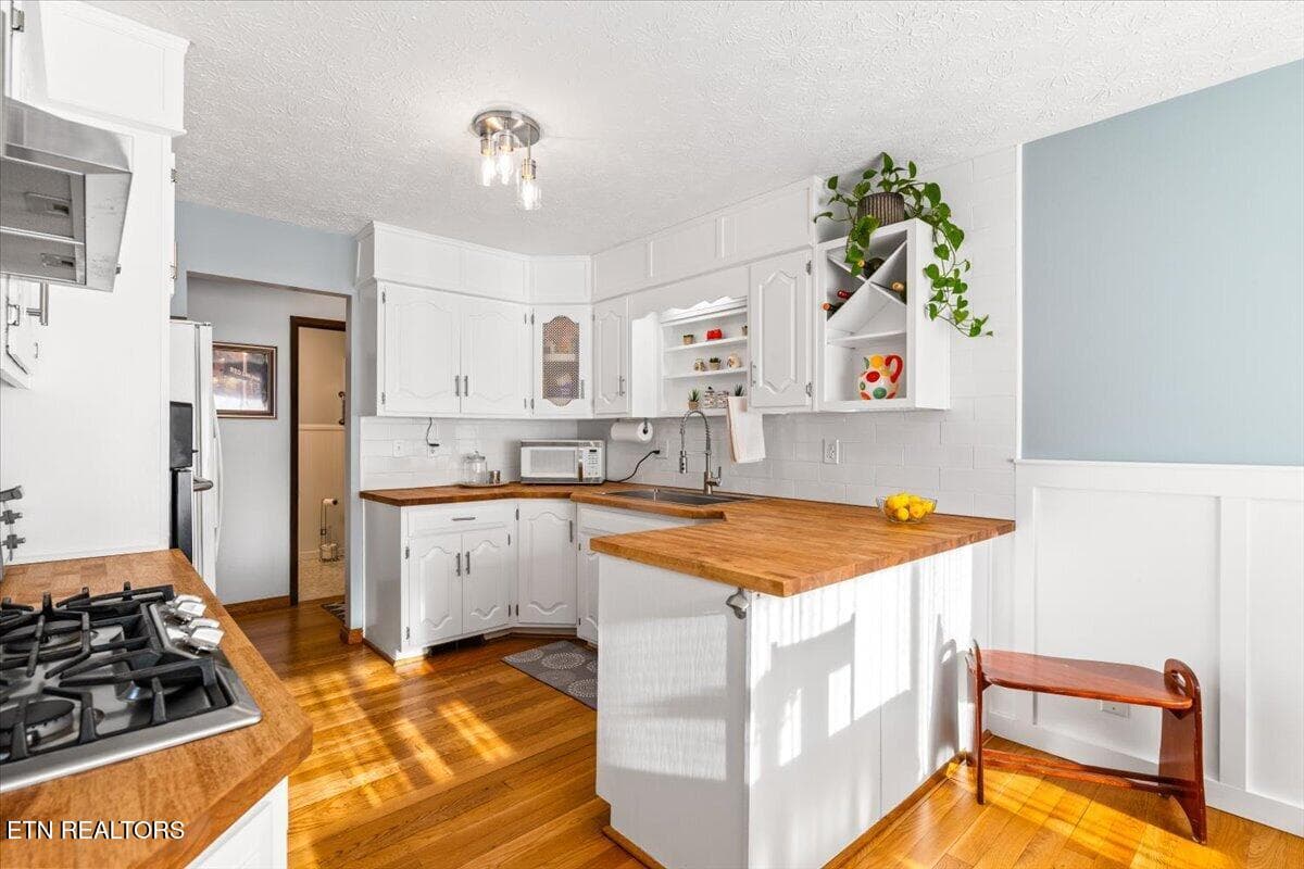 Kitchen - 328 Brown Crest Rd, LaFollette, TN 37766, LaFollette