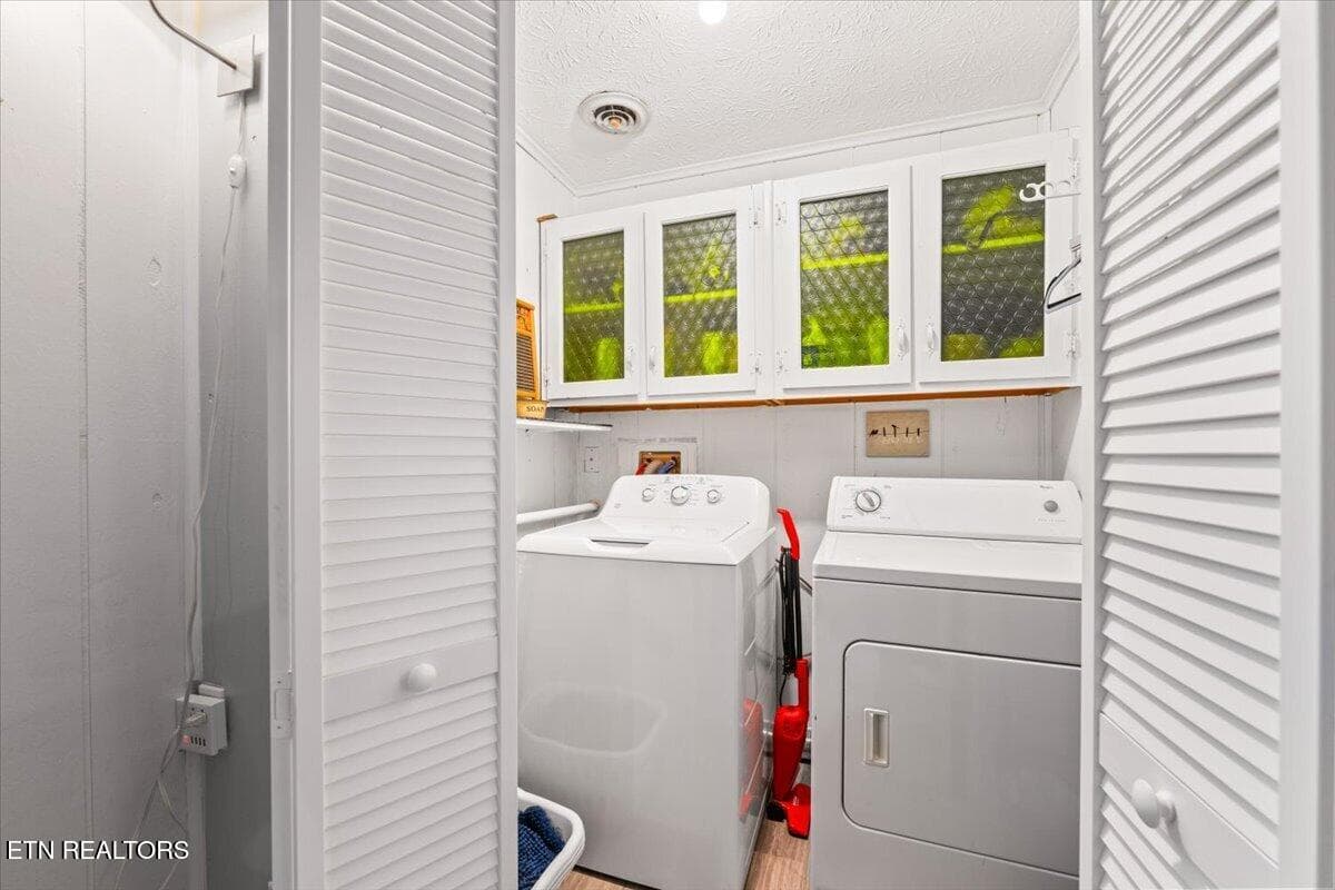 Laundry - 328 Brown Crest Rd, LaFollette, TN 37766, LaFollette