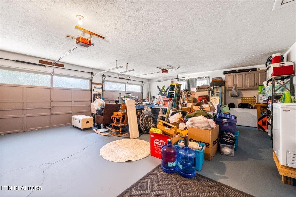 Garage - 328 Brown Crest Rd, LaFollette, TN 37766, LaFollette