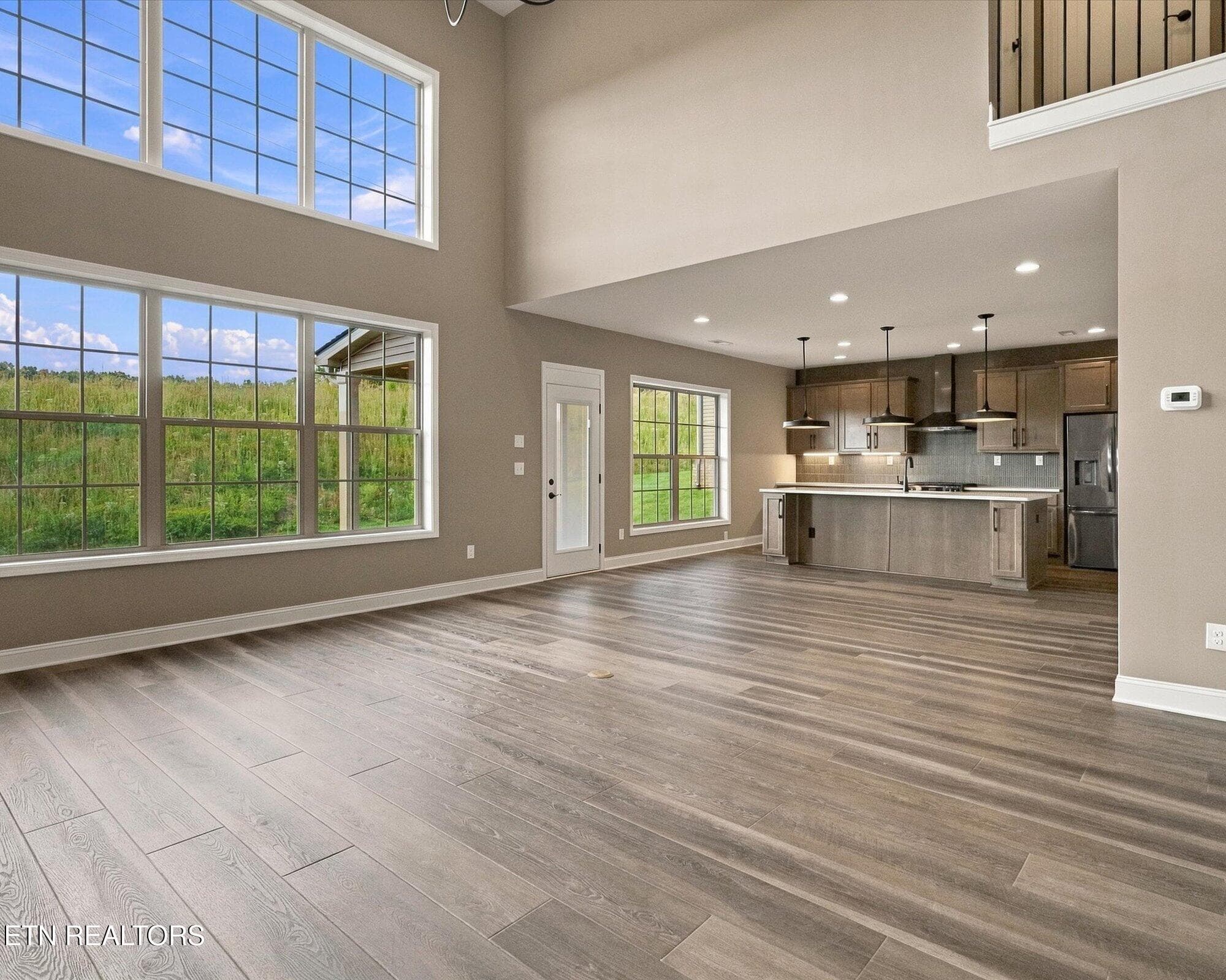 2 Story Family Room - 1822 Hickory Reserve Rd, Knoxville, TN 37932, Knoxville