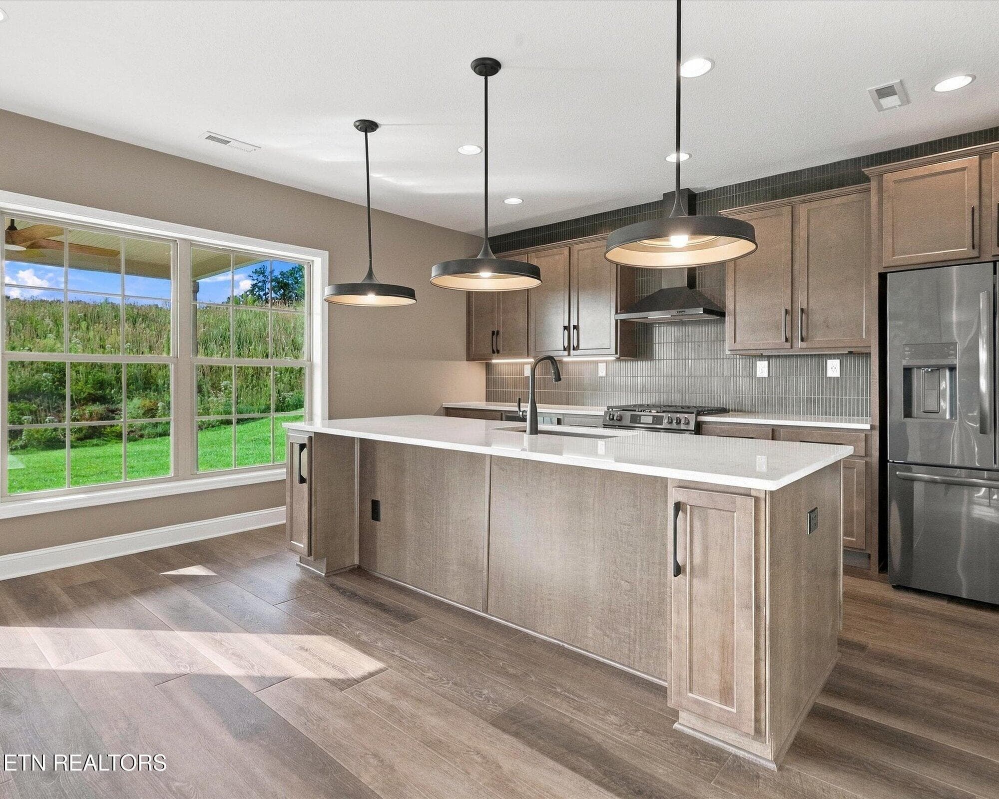 Natural Light - 1822 Hickory Reserve Rd, Knoxville, TN 37932, Knoxville