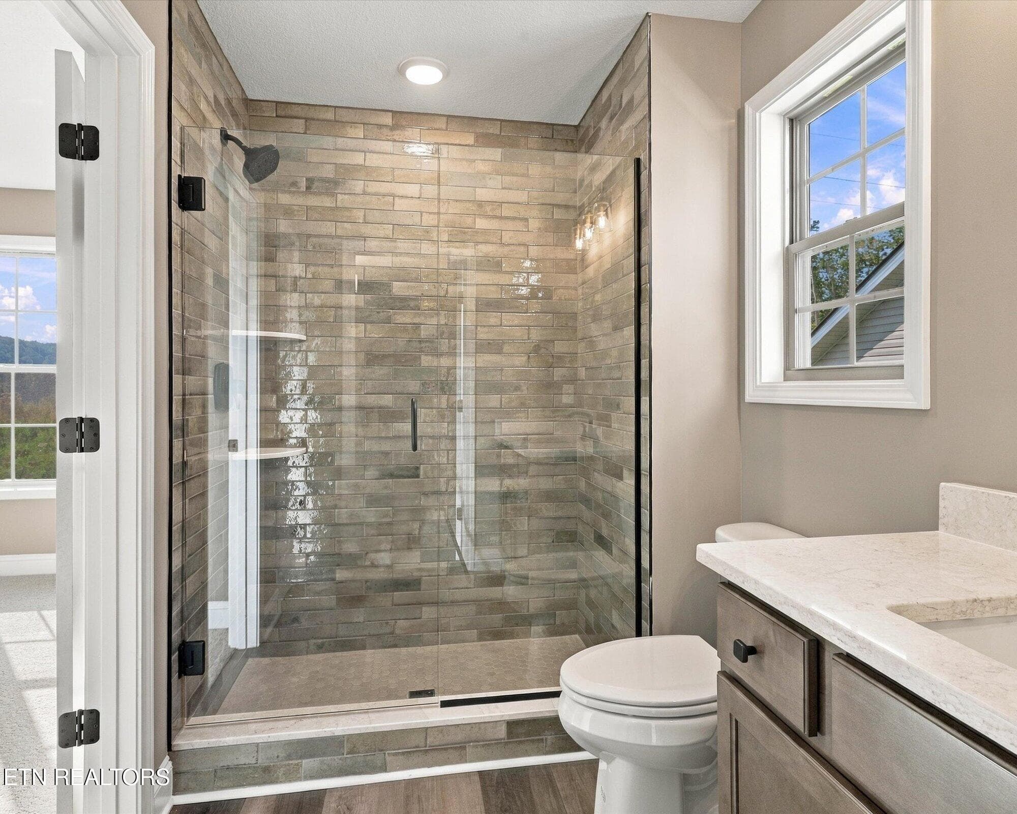 Bath 3 - 1822 Hickory Reserve Rd, Knoxville, TN 37932, Knoxville
