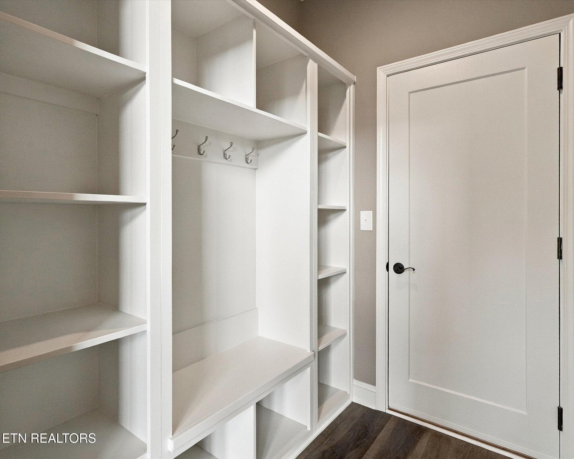 Mudroom - 1822 Hickory Reserve Rd, Knoxville, TN 37932, Knoxville