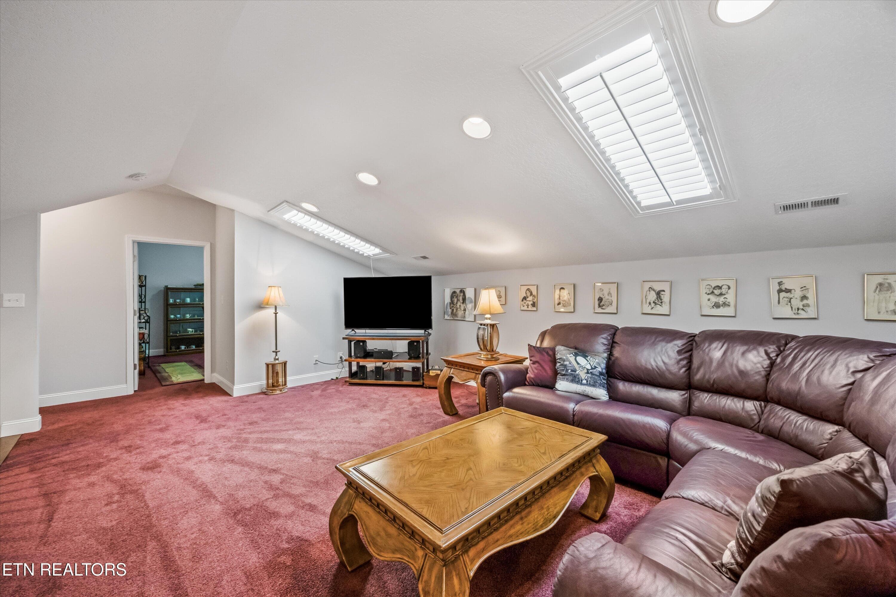 Great office or flex space - 6250 Patel Way, Knoxville, TN 37909, Knoxville