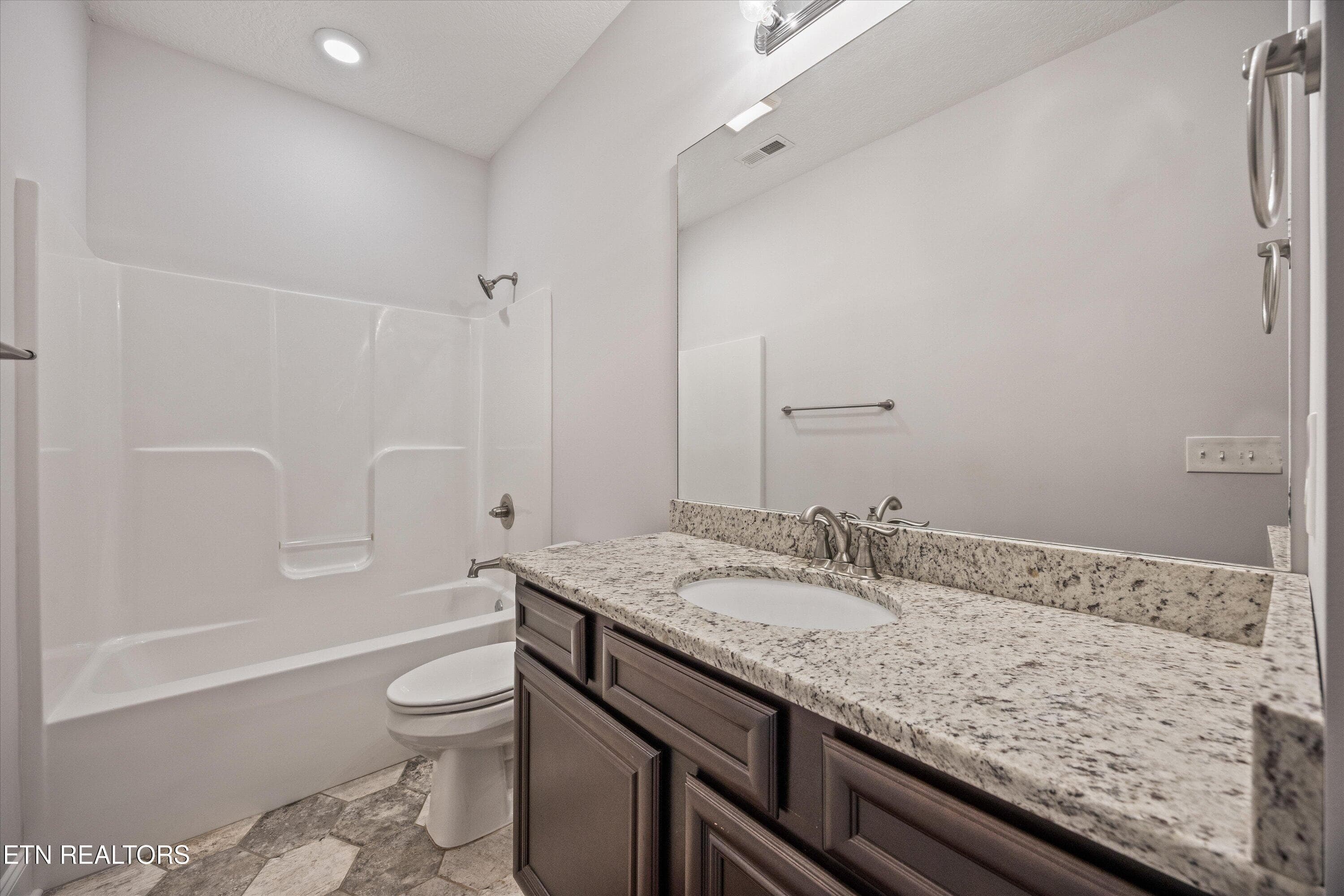 Full Hall Bath - 6250 Patel Way, Knoxville, TN 37909, Knoxville