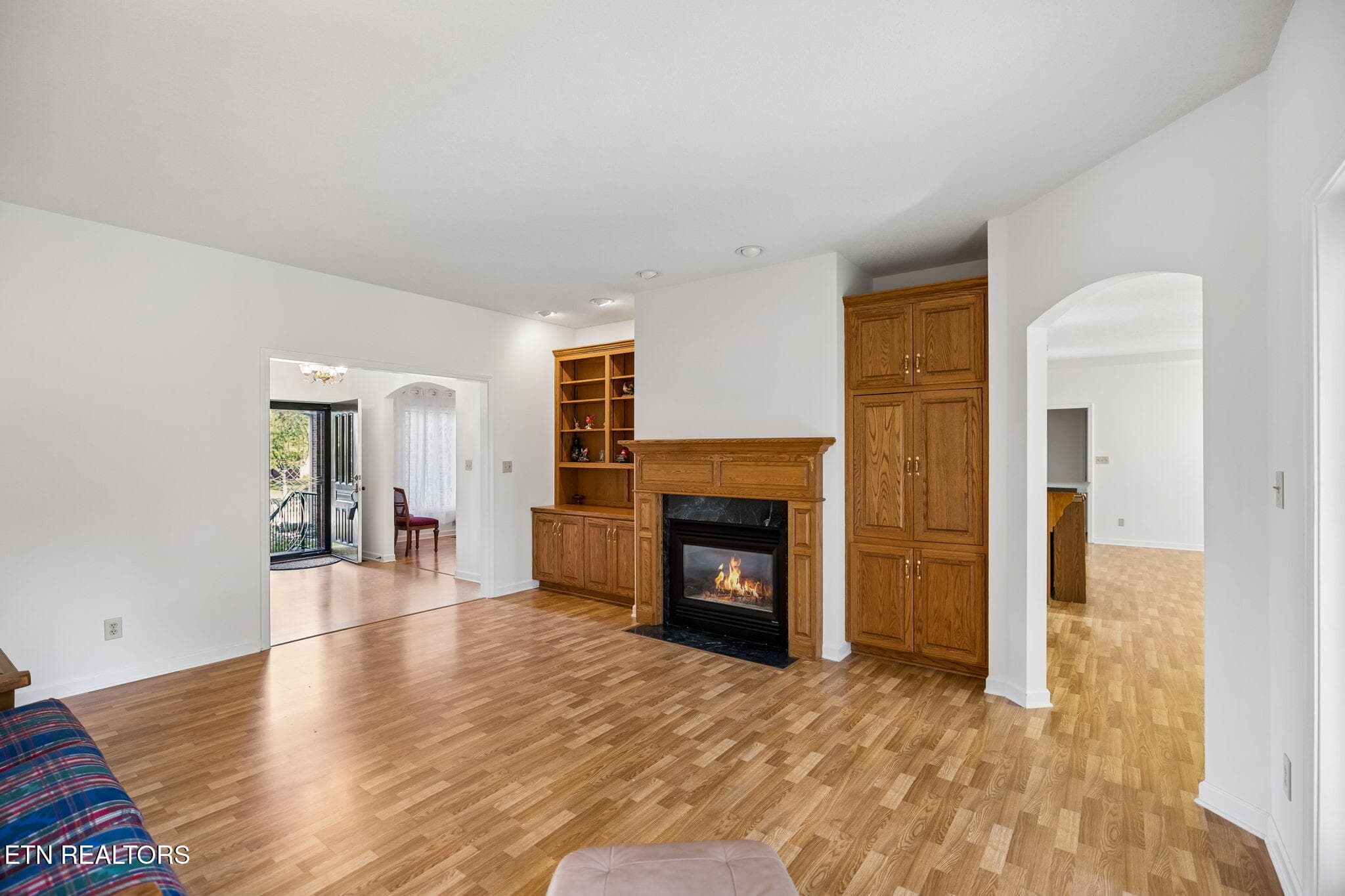 Beautiful custom built-ins - 937 Andover Blvd, Alcoa, TN 37701, Alcoa