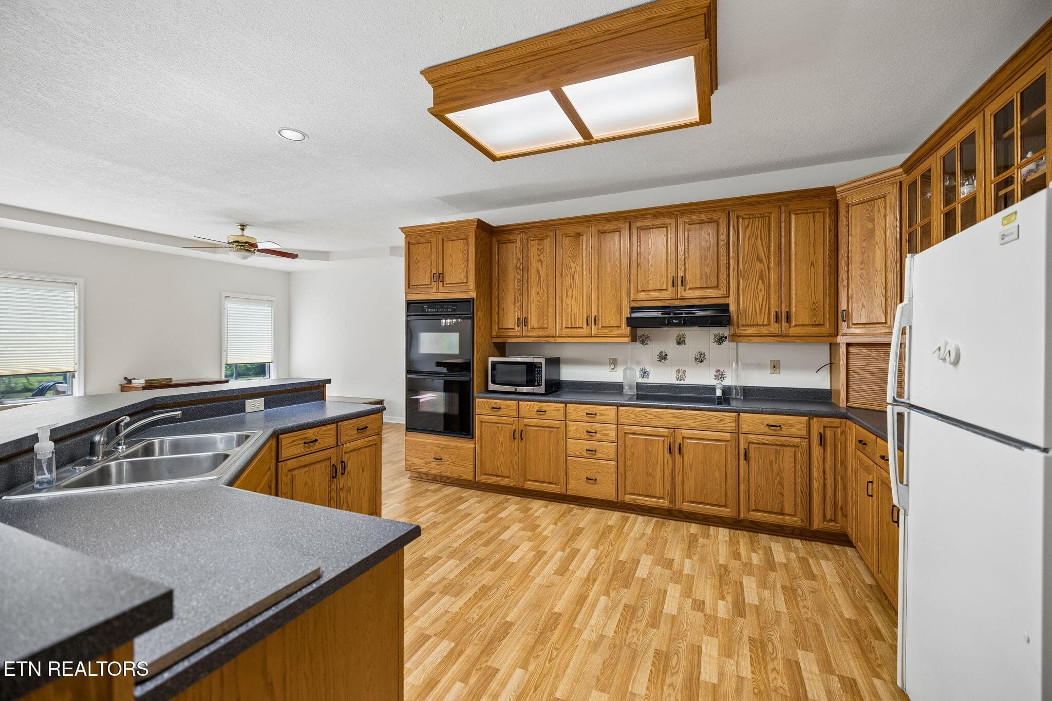 Beautiful kitchen - 937 Andover Blvd, Alcoa, TN 37701, Alcoa