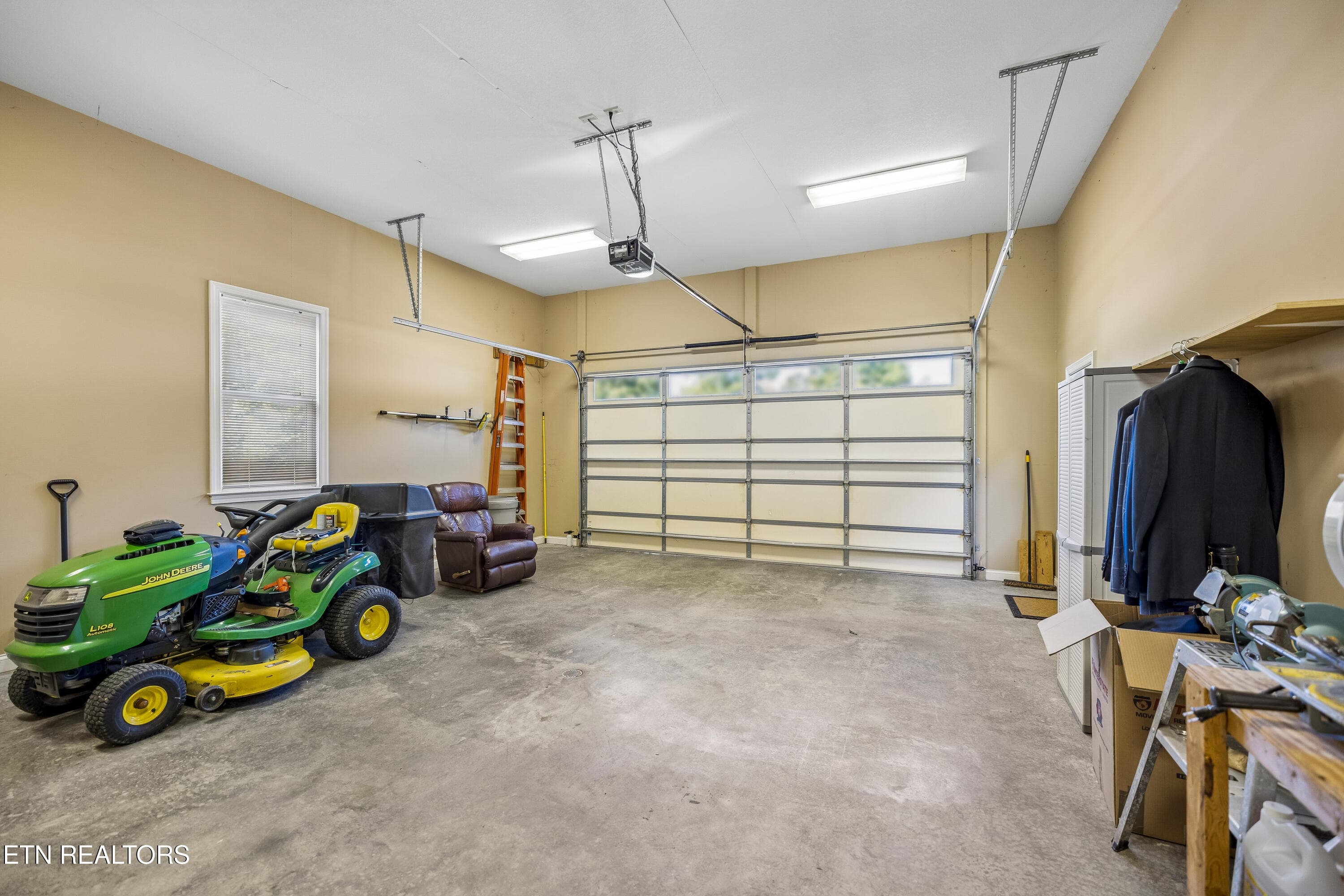 44-159 Greenwood Rd - (53) - 159 Greenwood Rd, Crossville, TN 38558, Crossville