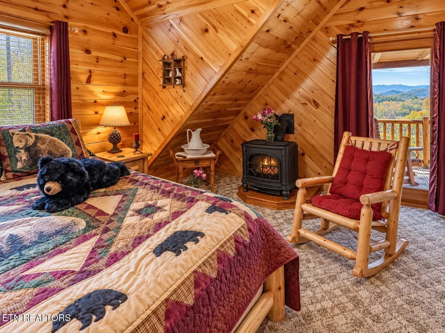Cozy Rustic Cabin Bedroom Retreat - 3341 Sugar Maple Loop Rd, Sevierville, TN 37862