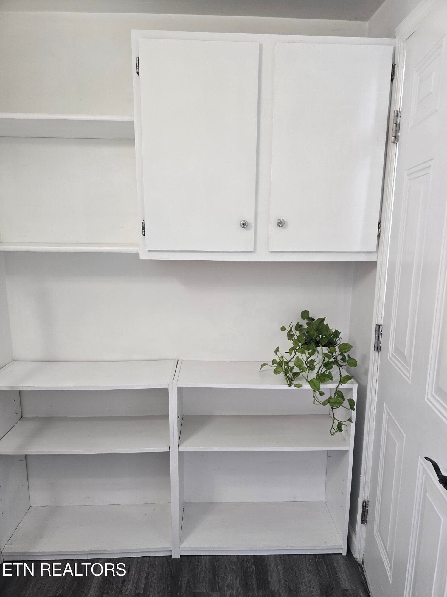 laundry rm storage - 248 Hannum St, Alcoa, TN 37701