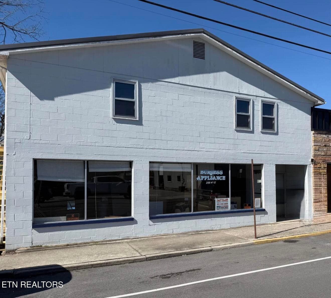 220 Fourth St, Crossville, TN 38555
