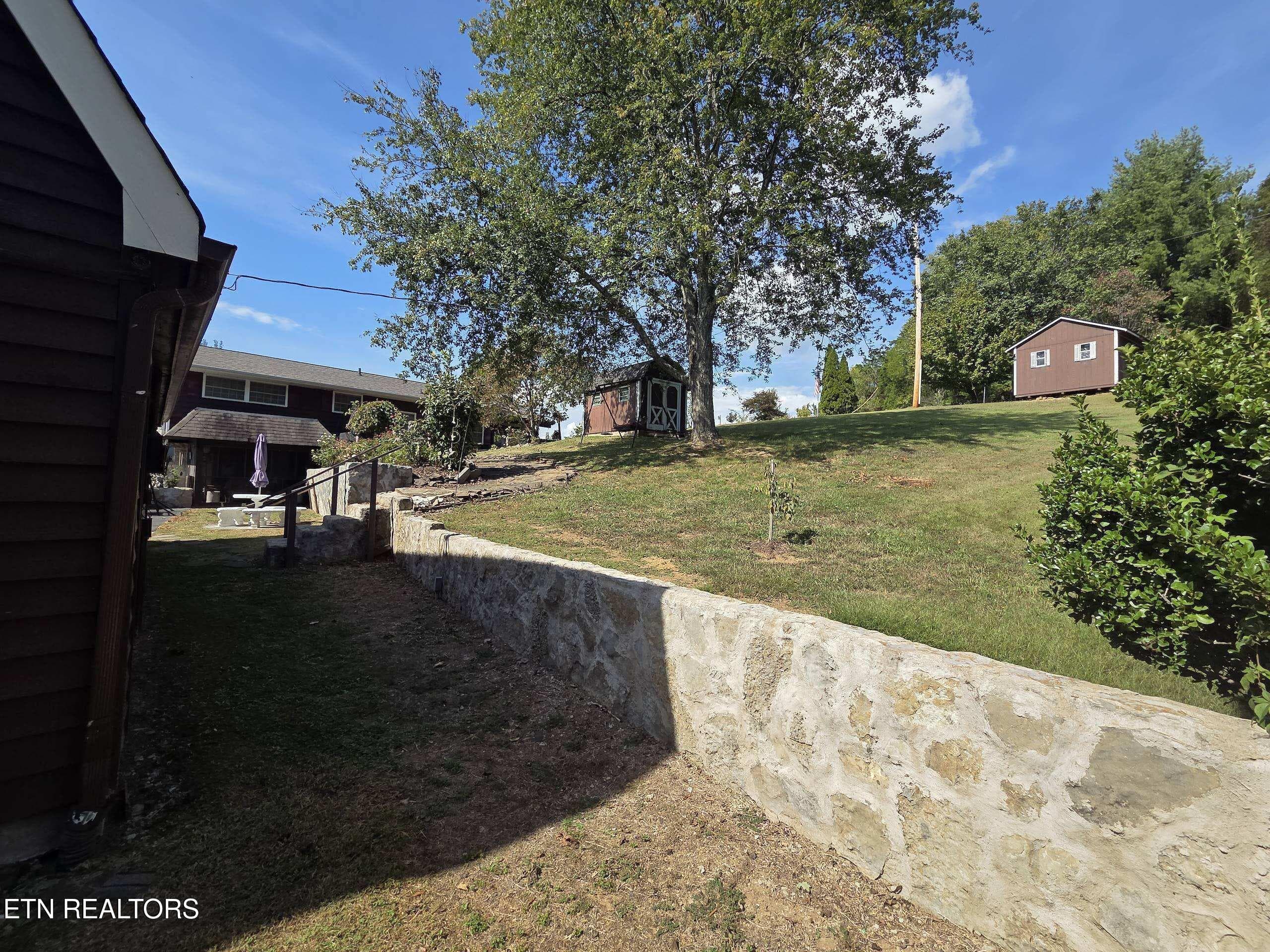 garage - 572 Mountain Rd, Clinton, TN 37716, Clinton