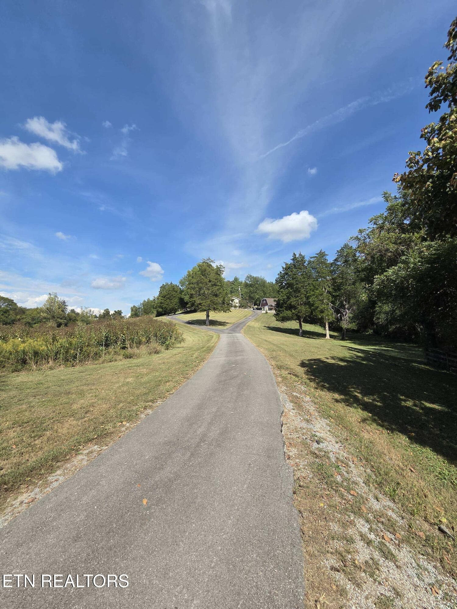 07b19ae1-0a52-4af6-a909-96b70b3395f0 - 572 Mountain Rd, Clinton, TN 37716, Clinton