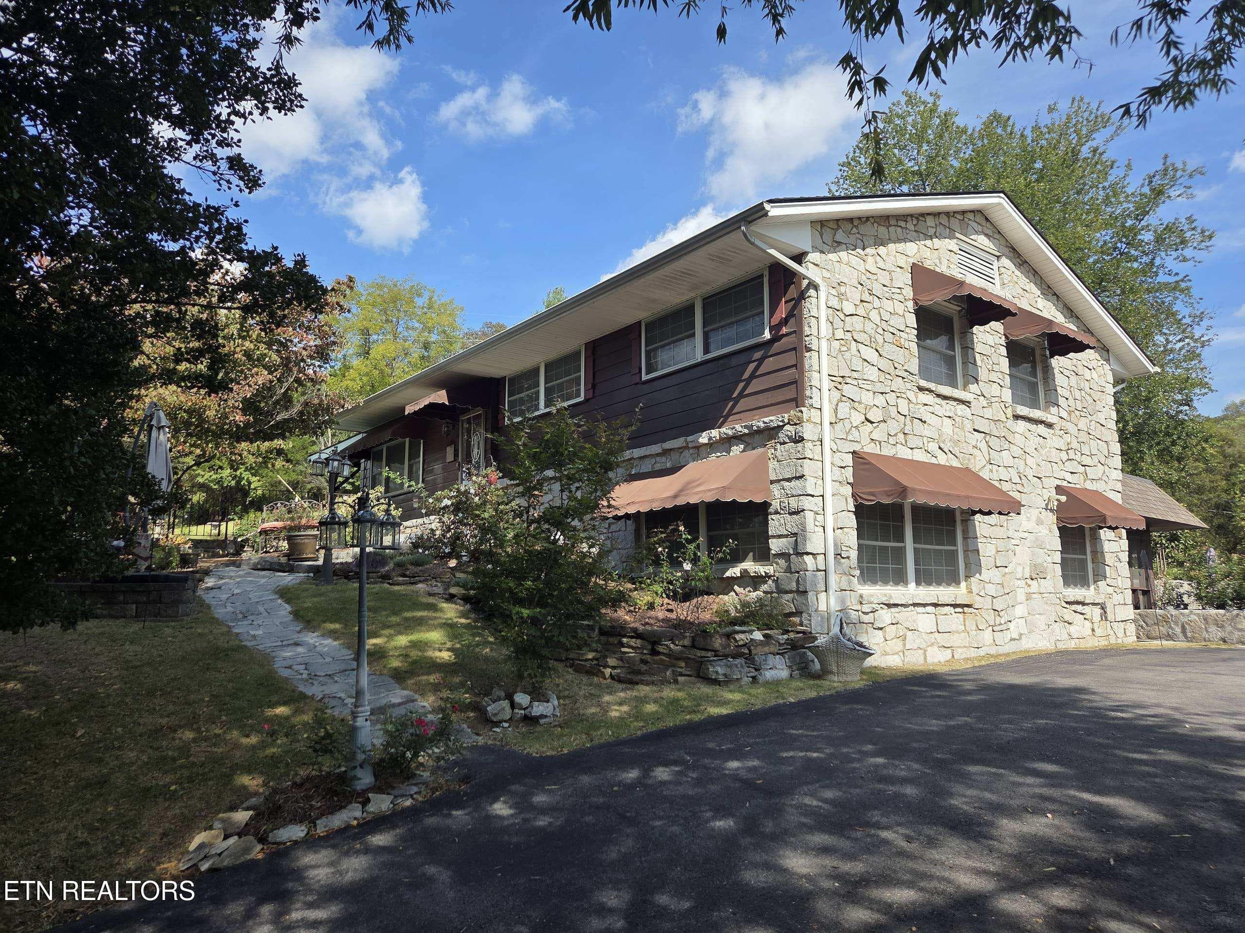 572 Mountain Rd, Clinton, TN 37716