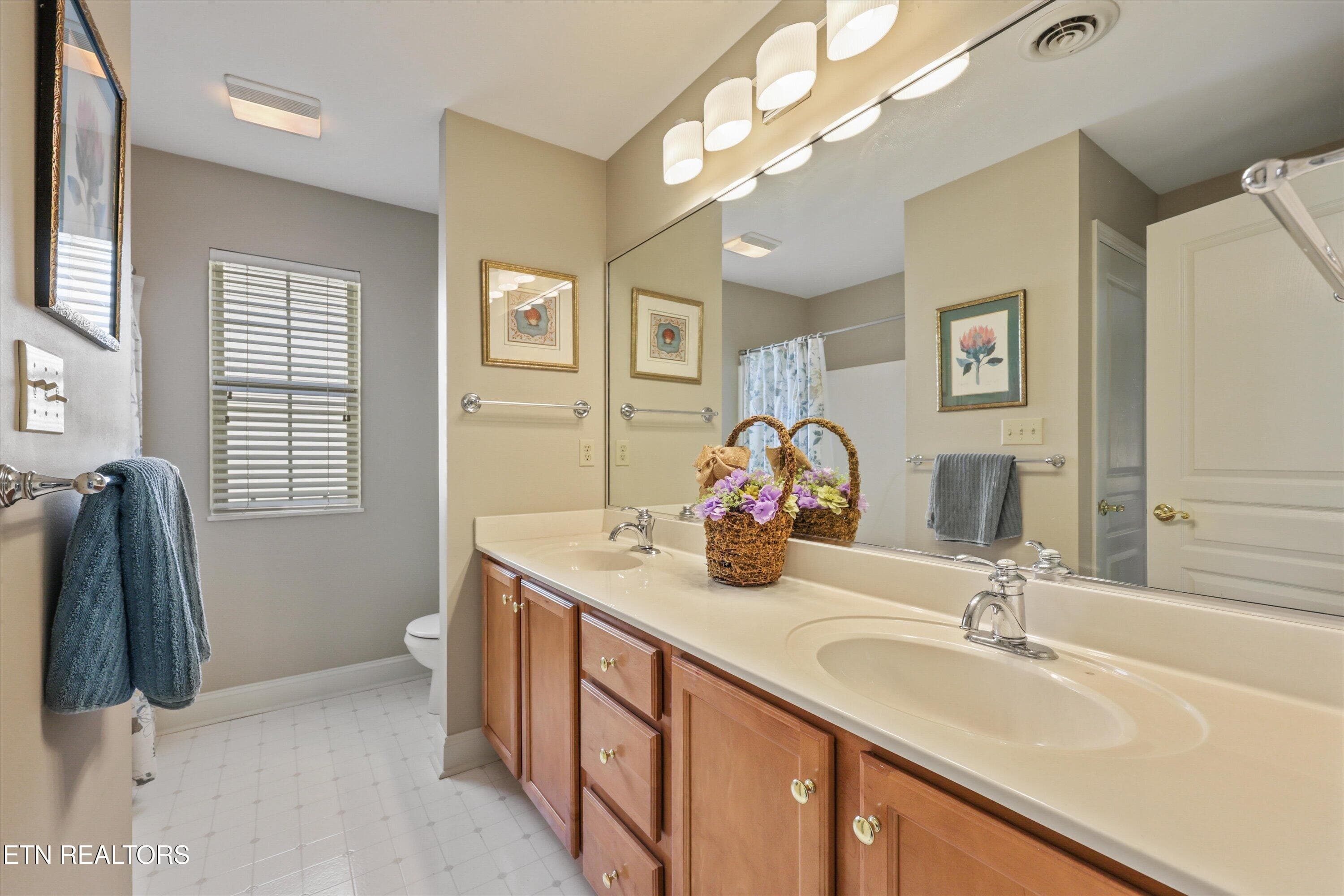 Full Bath - 11504 Kimball Lane, Knoxville, TN 37934, Knoxville