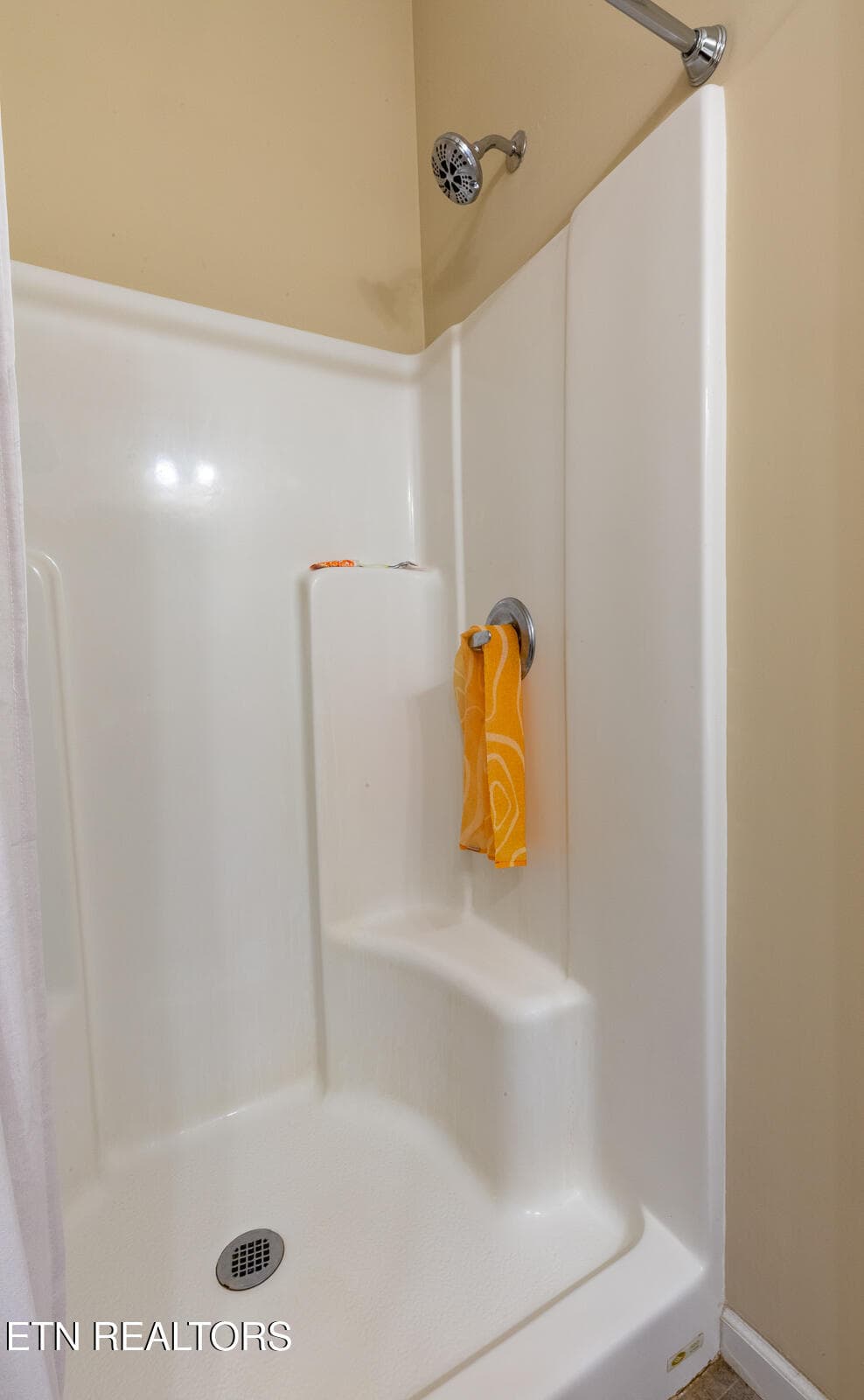 master bath - 7528 Dupree Rd, Knoxville, TN 37920, Knoxville