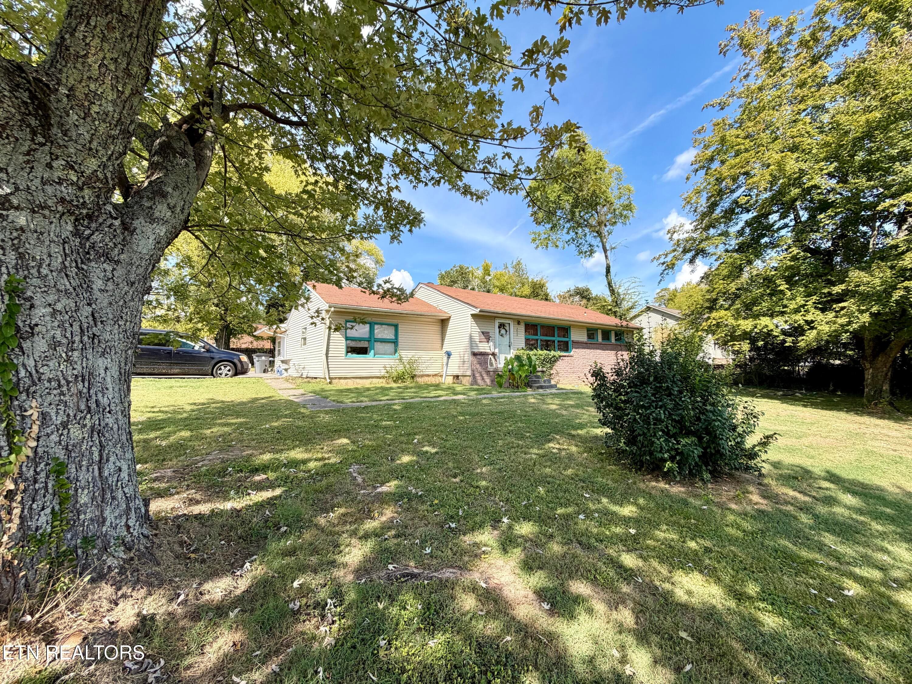 4933 Azalea Drive, Knoxville, TN 37909