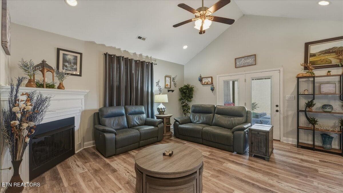 06-Living Room - 5904 Whisper Ridge Lane, Corryton, TN 37721, Corryton