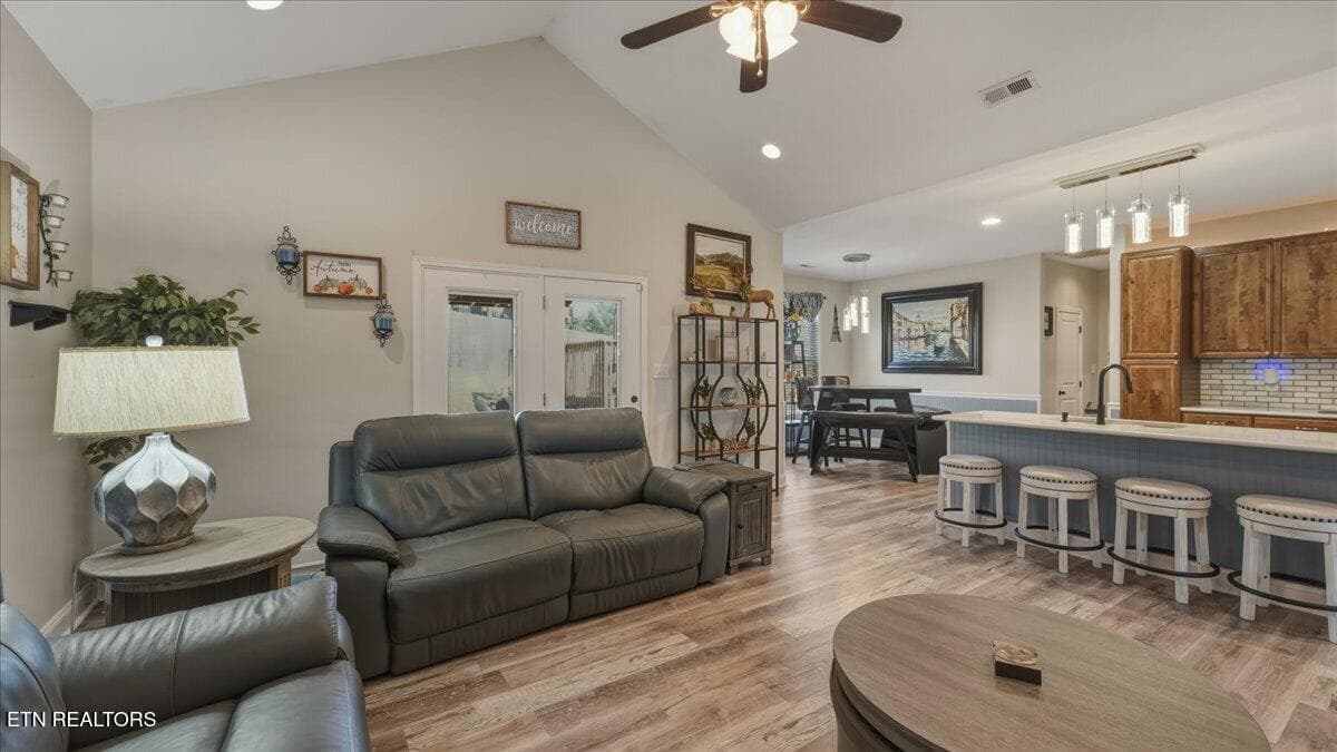 08-Living Room - 5904 Whisper Ridge Lane, Corryton, TN 37721, Corryton