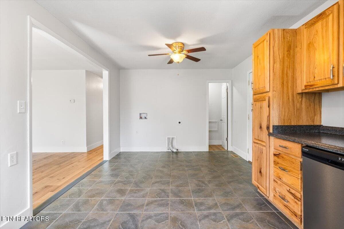 21-234 College Park Dr - 234 College Park Rd, LaFollette, TN 37766, LaFollette