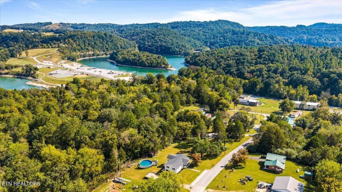 06-234 College Park Dr - 234 College Park Rd, LaFollette, TN 37766, LaFollette