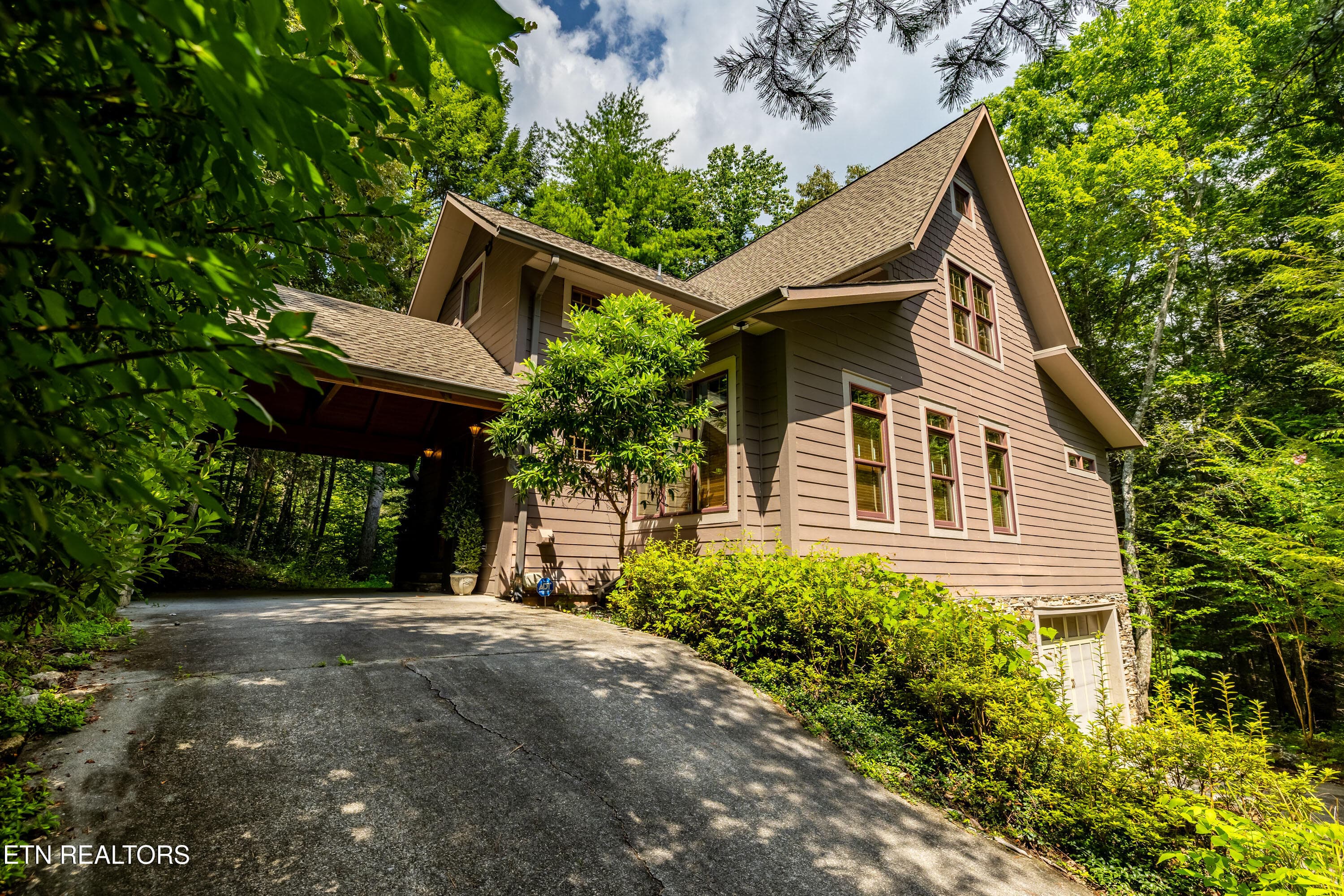 112 Sunshine Way, Townsend, TN 37882