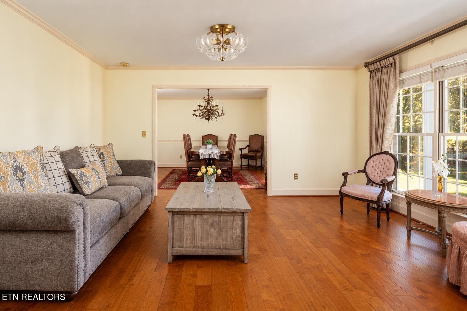 Warm Traditional Living and Dining Room - 902 Columbine Lea, Sevierville, TN 37862, Sevierville