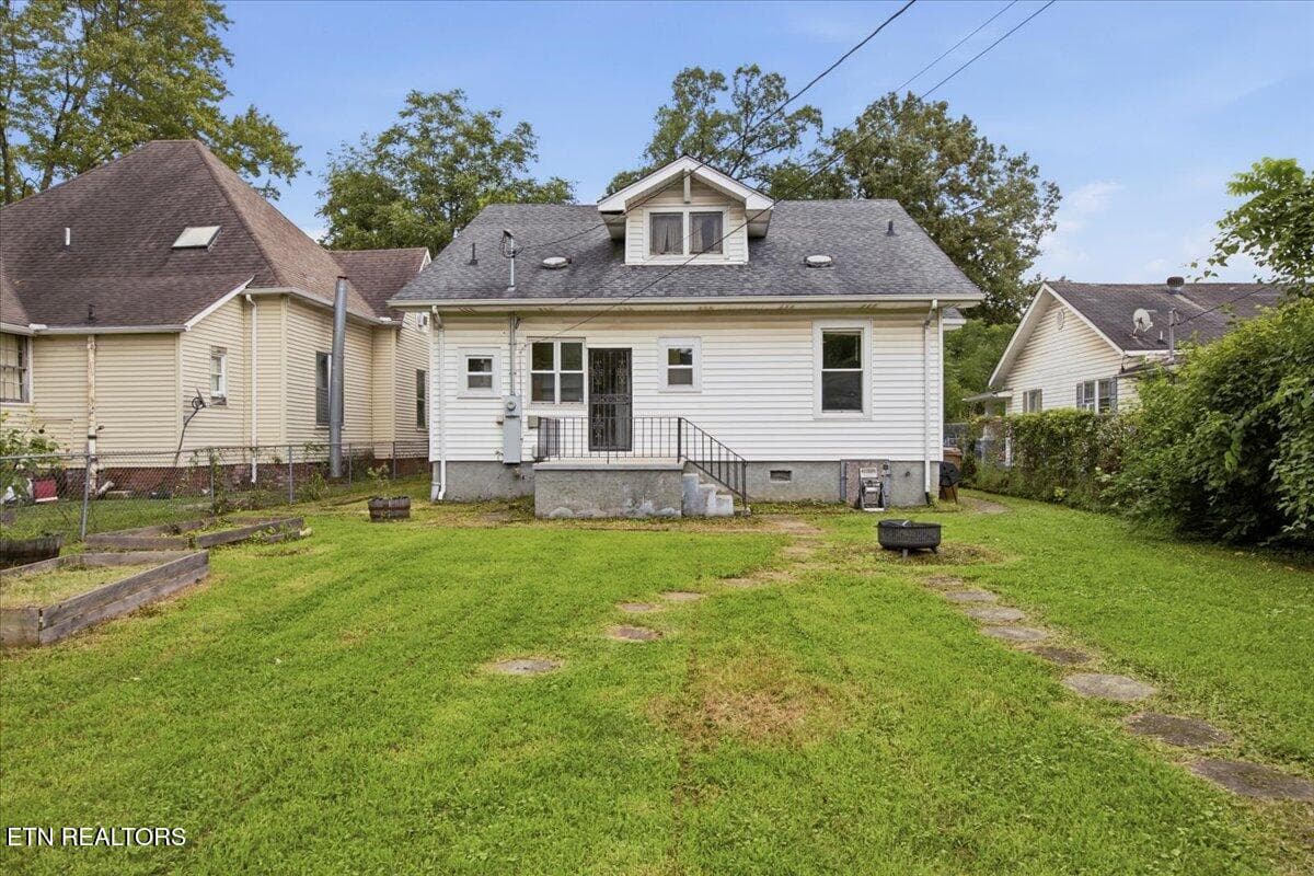 24-IMG_7046 - 227 E Burwell Ave, Knoxville, TN 37917, Knoxville