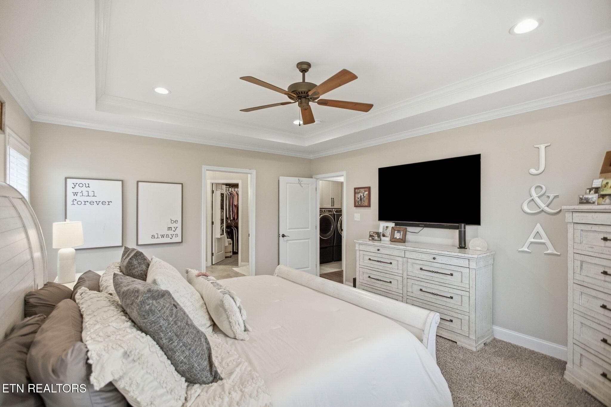 078_4M6A5058_with_tv - 2211 Lulu Lizzy Lane, Knoxville, TN 37932, Knoxville