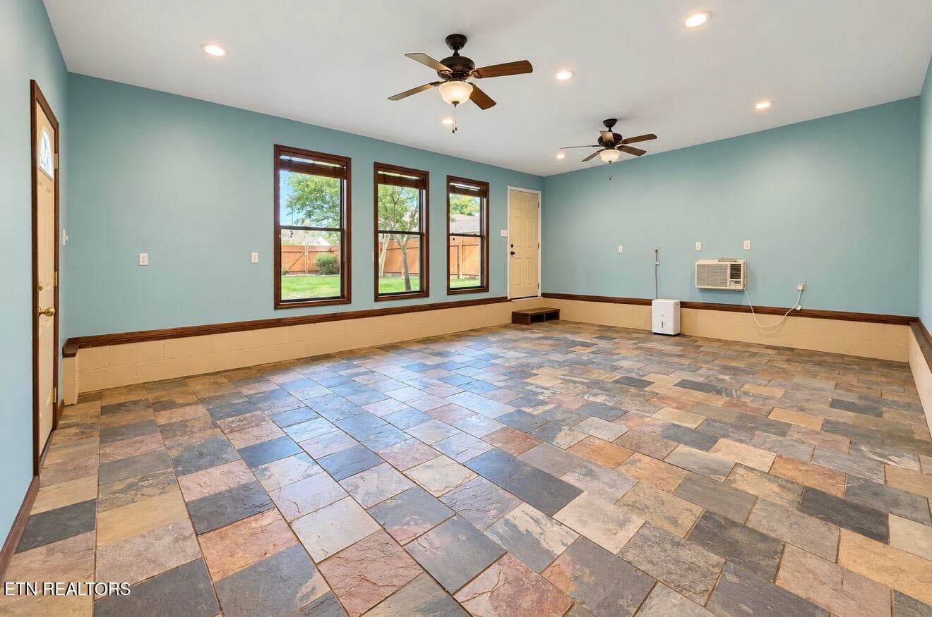 24 - 311 Poplar St, Sevierville, TN 37862, Sevierville