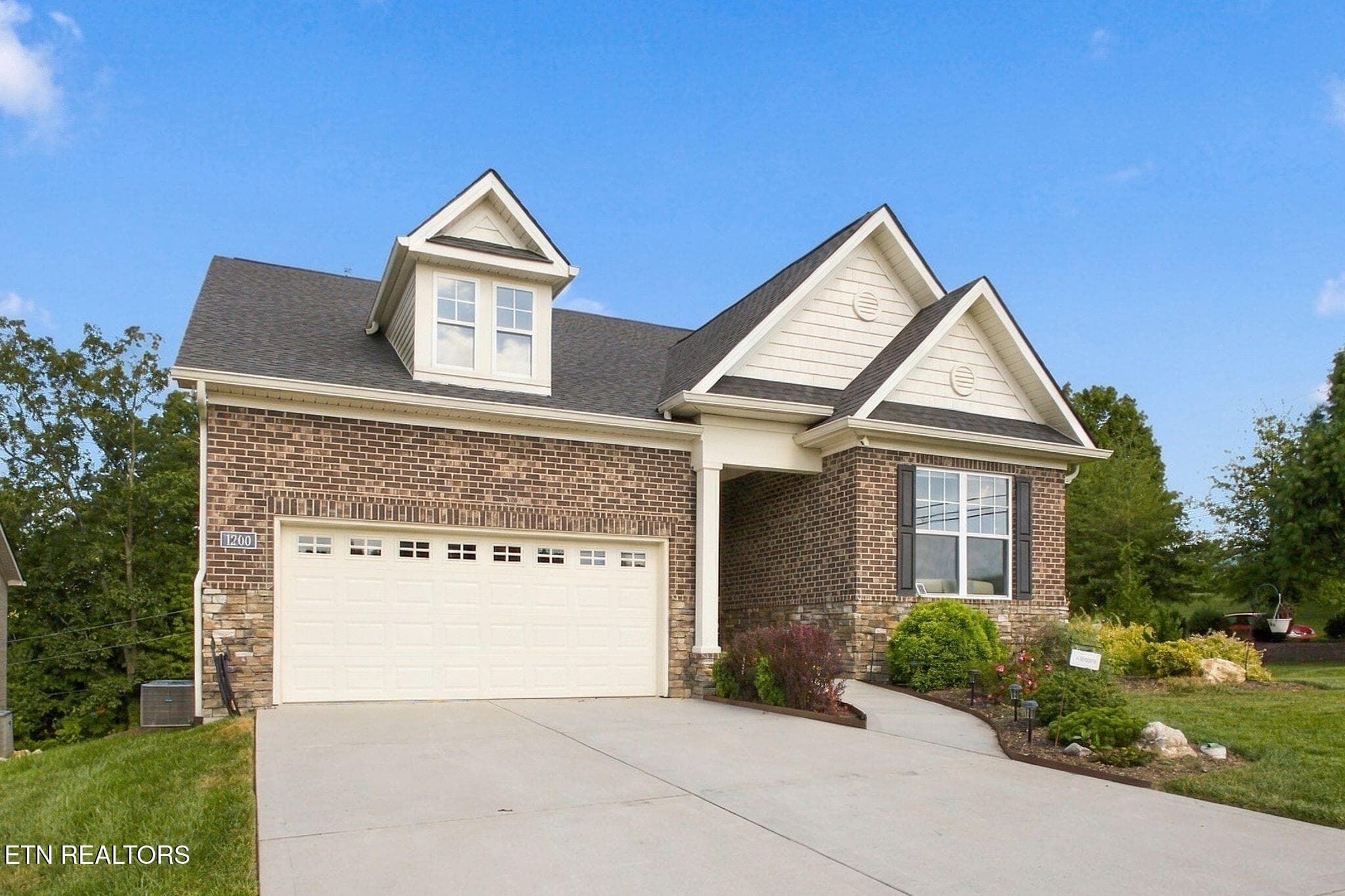 1200 Loggerhead Lane, Knoxville, TN 37932